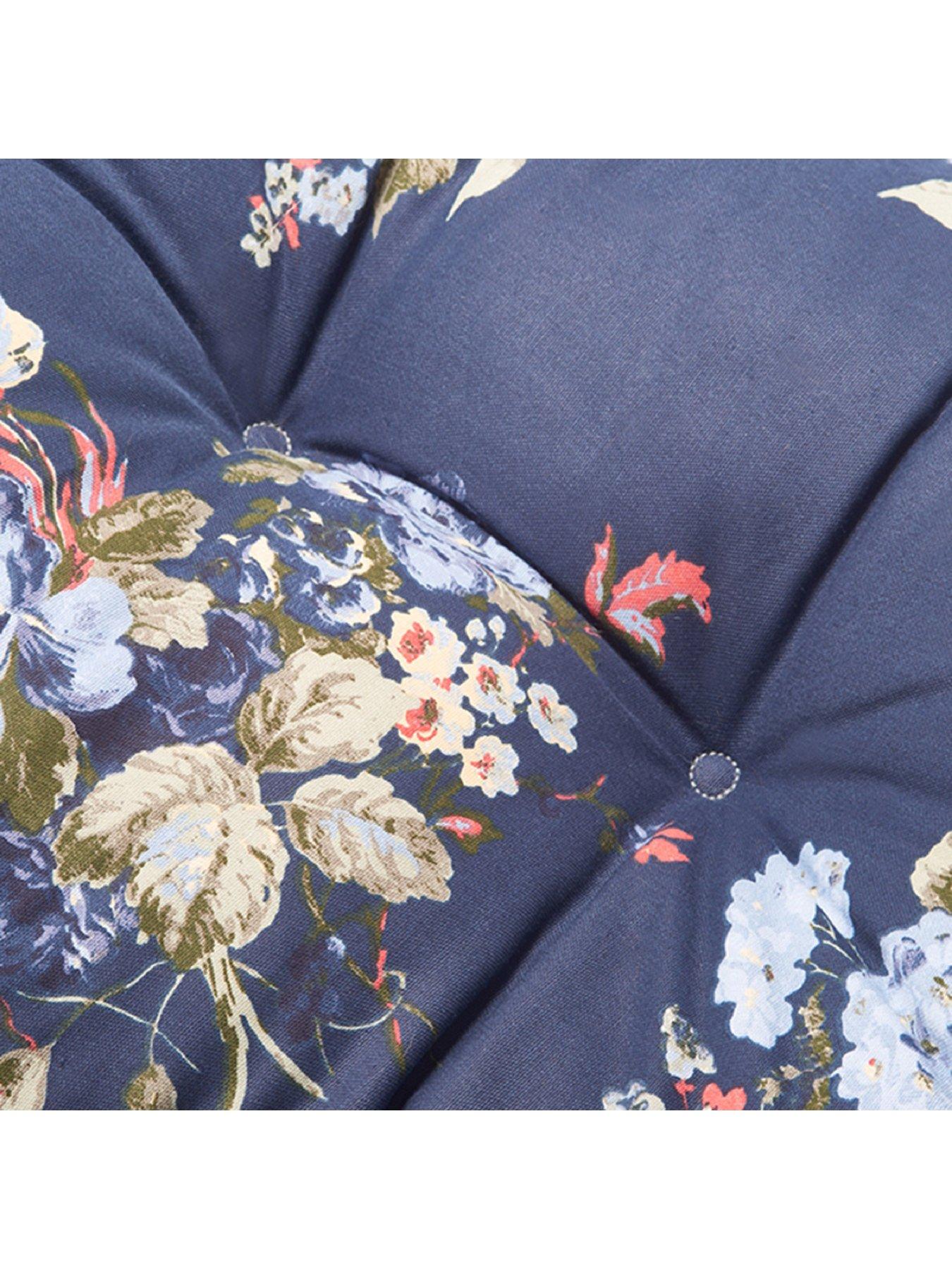 Image 5 of 5 of Laura Ashley Rosemore Deluxe Slumber Dog Bed