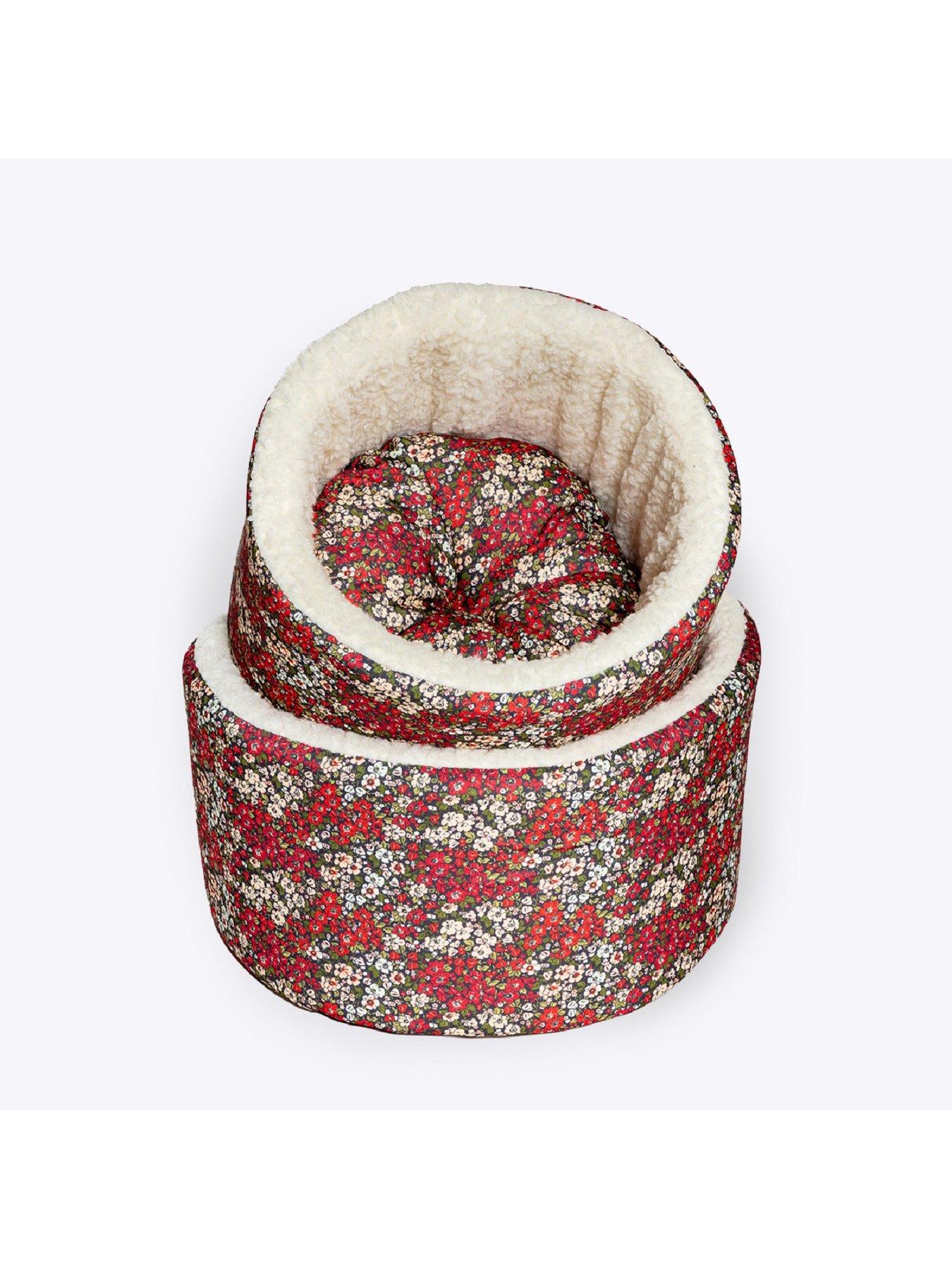 laura-ashley-libby-cat-cosy-bed-mediumdetail