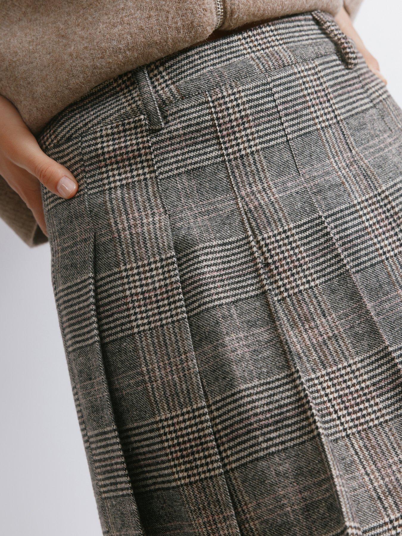 albaray-check-mini-skirt-greyoutfit