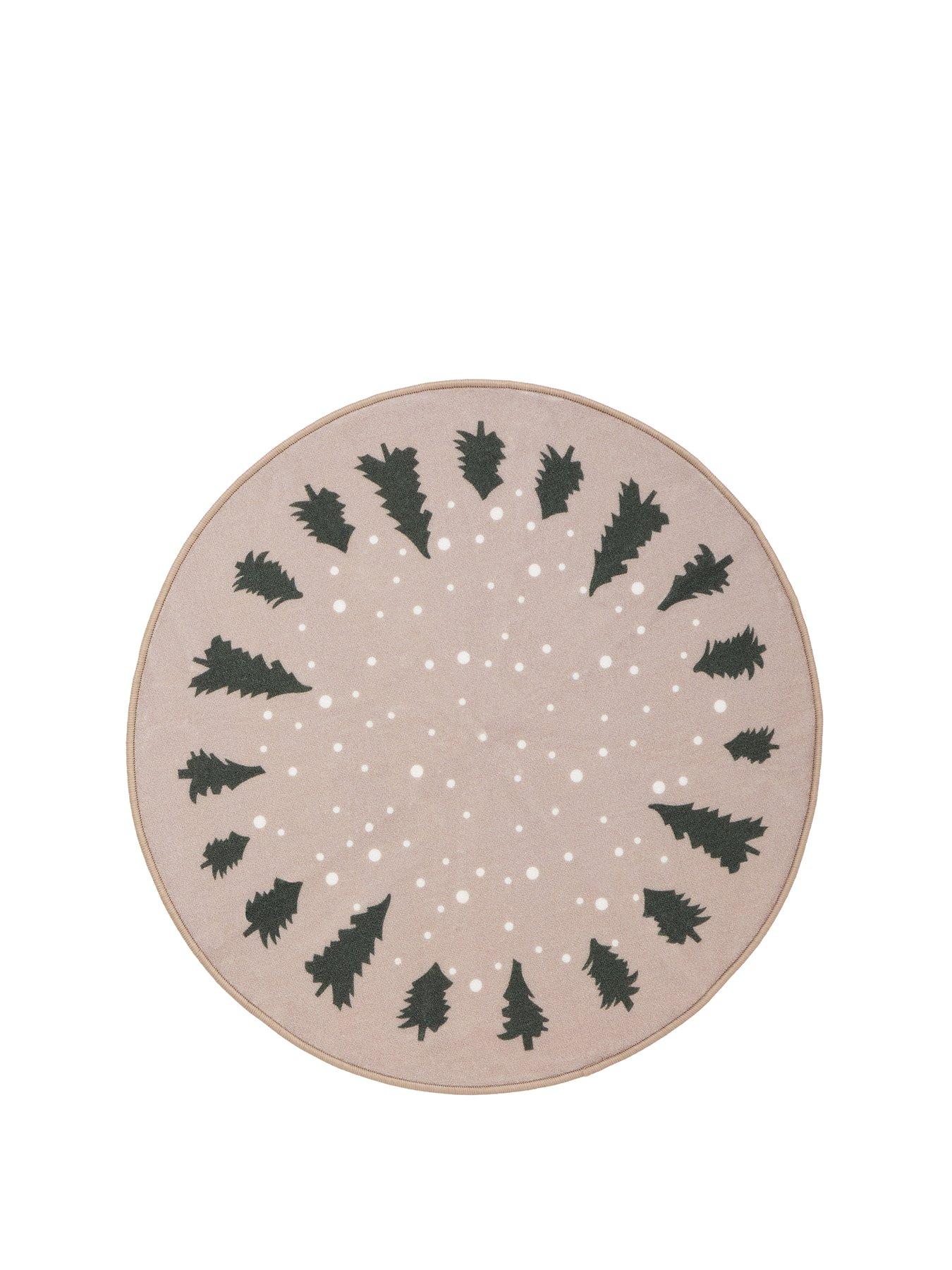 very-home-merry-christmas-tree-circle-rugstillFront