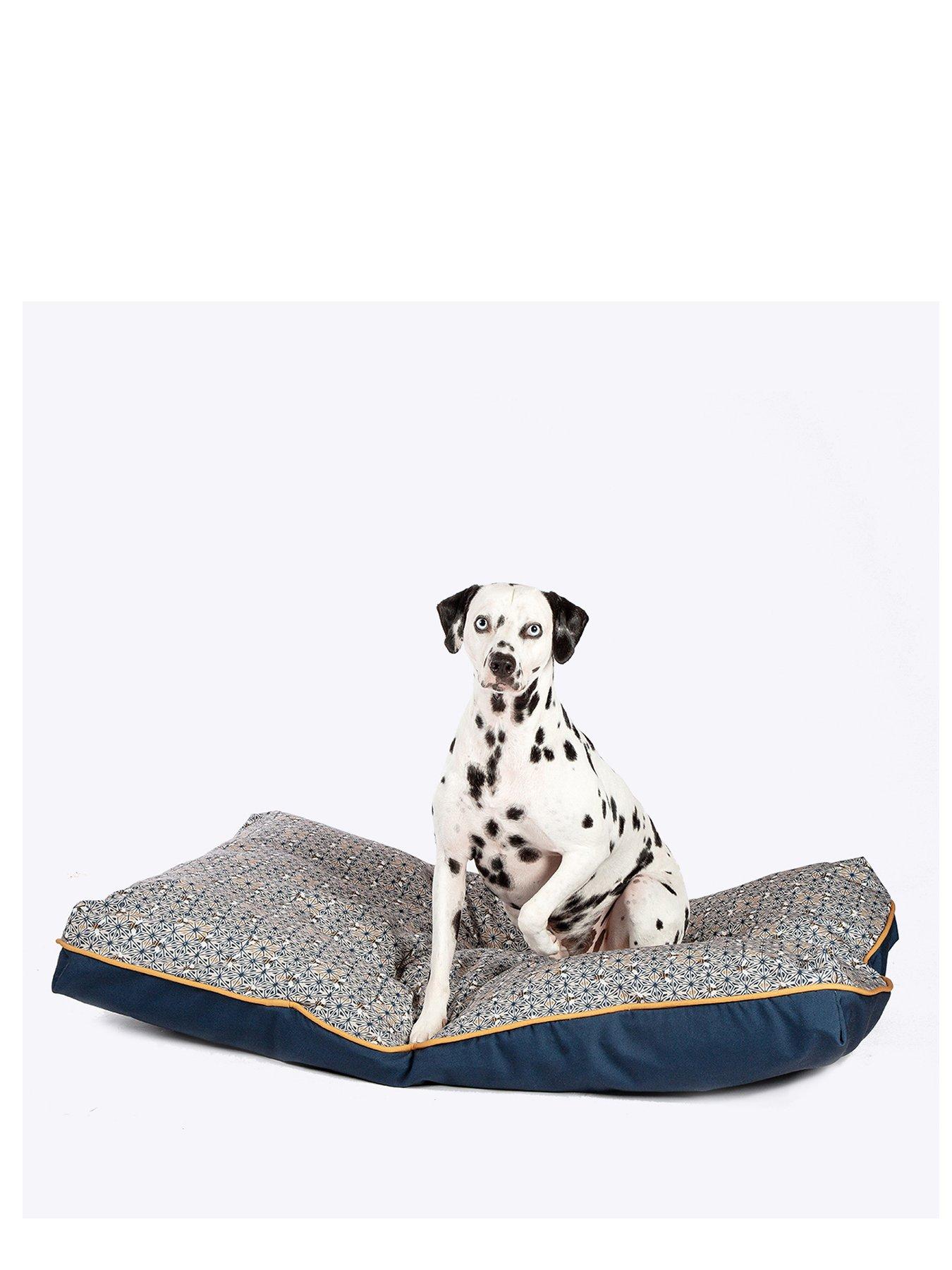 fatface-geo-bees-deluxe-mattress-large