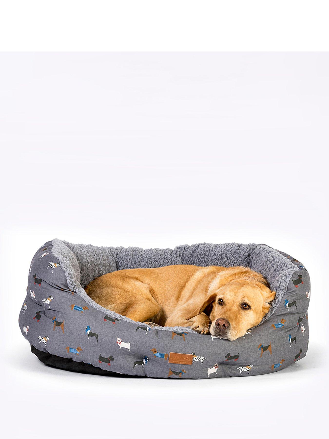 fatface-marching-dogs-deluxe-slumber-bed