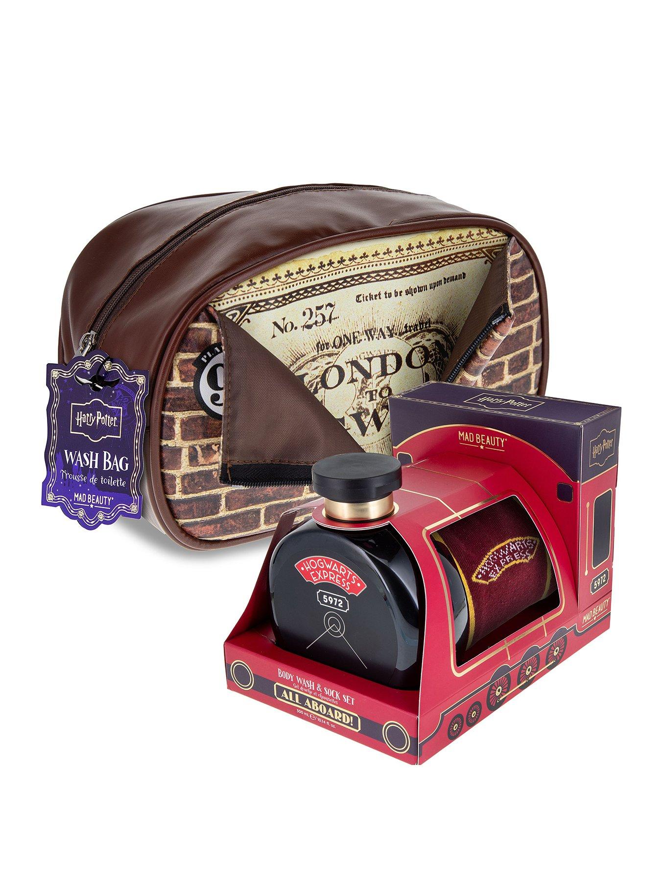 mens-gift-set-wash-bag-socks-and-body-wash