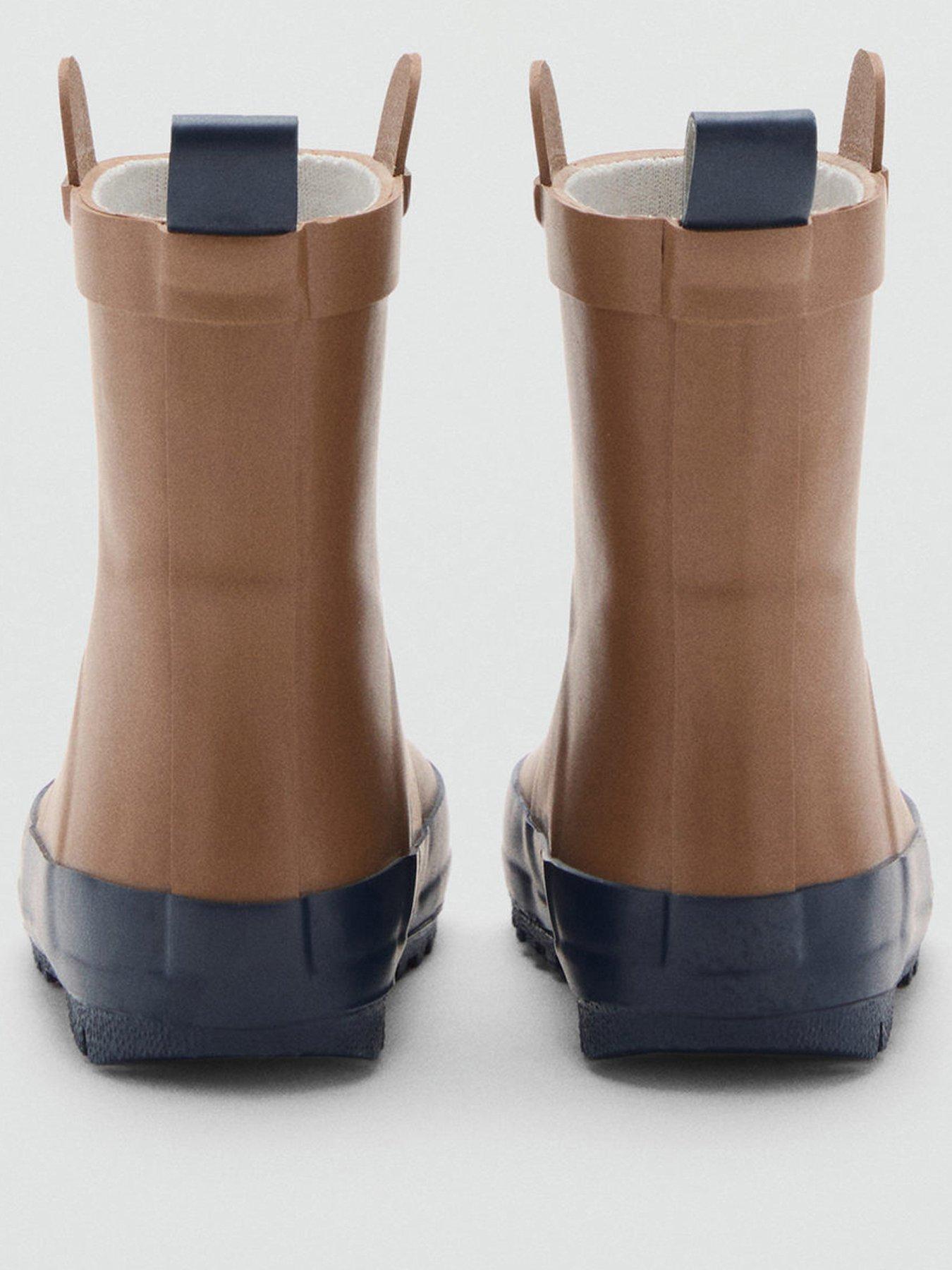 mango-younger-boys-bear-face-wellies-brownback