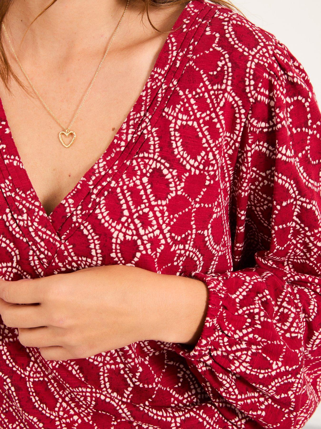 fatface-margot-texture-floral-v-neck-top-redoutfit