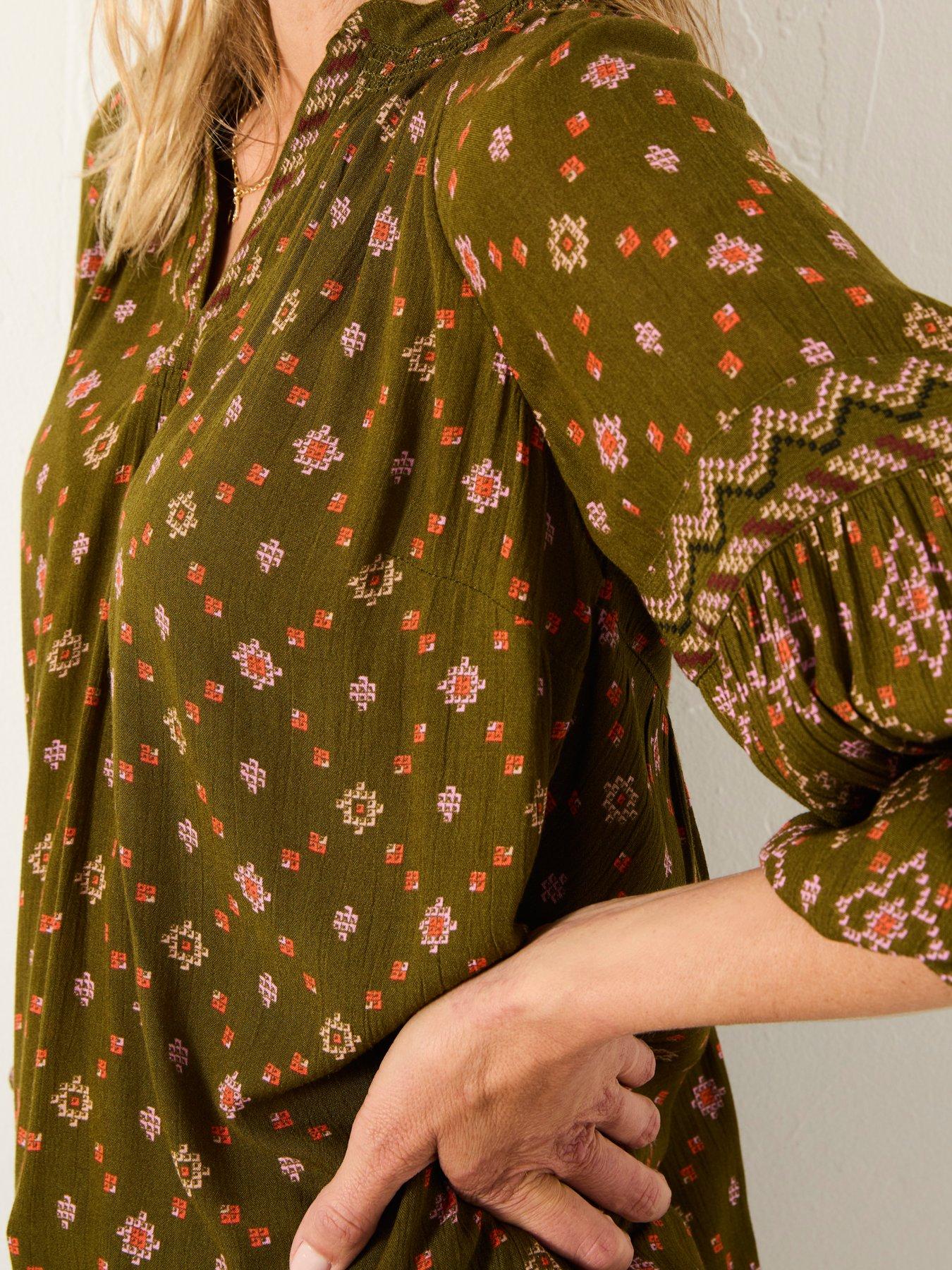 fatface-charlie-stitch-tunic-greenoutfit