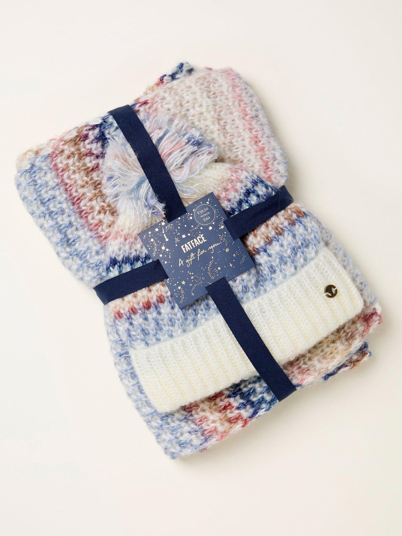 fatface-bobble-hat-and-snood-gift-set-blueback