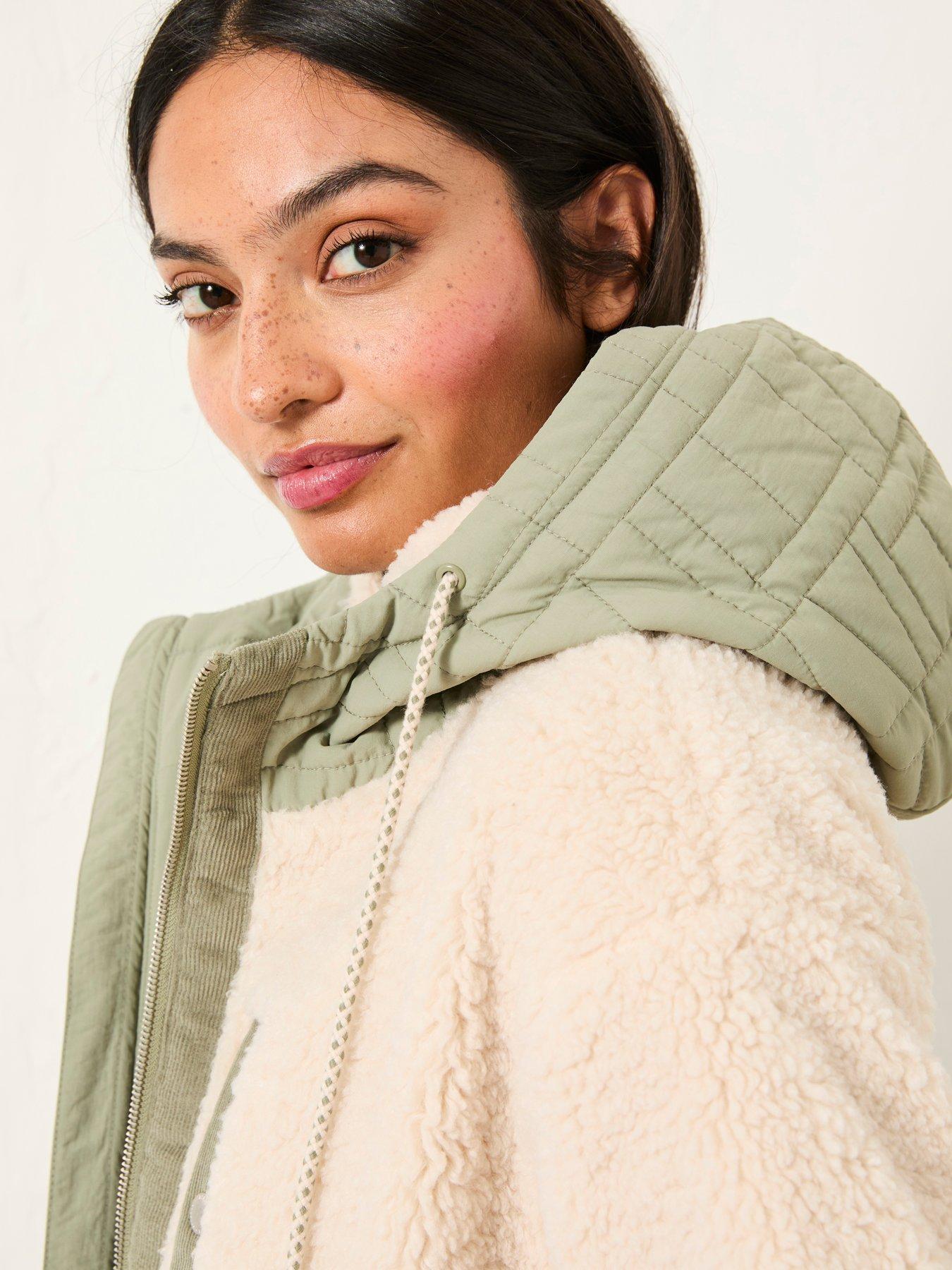 fatface-maple-fleece-light-greenoutfit