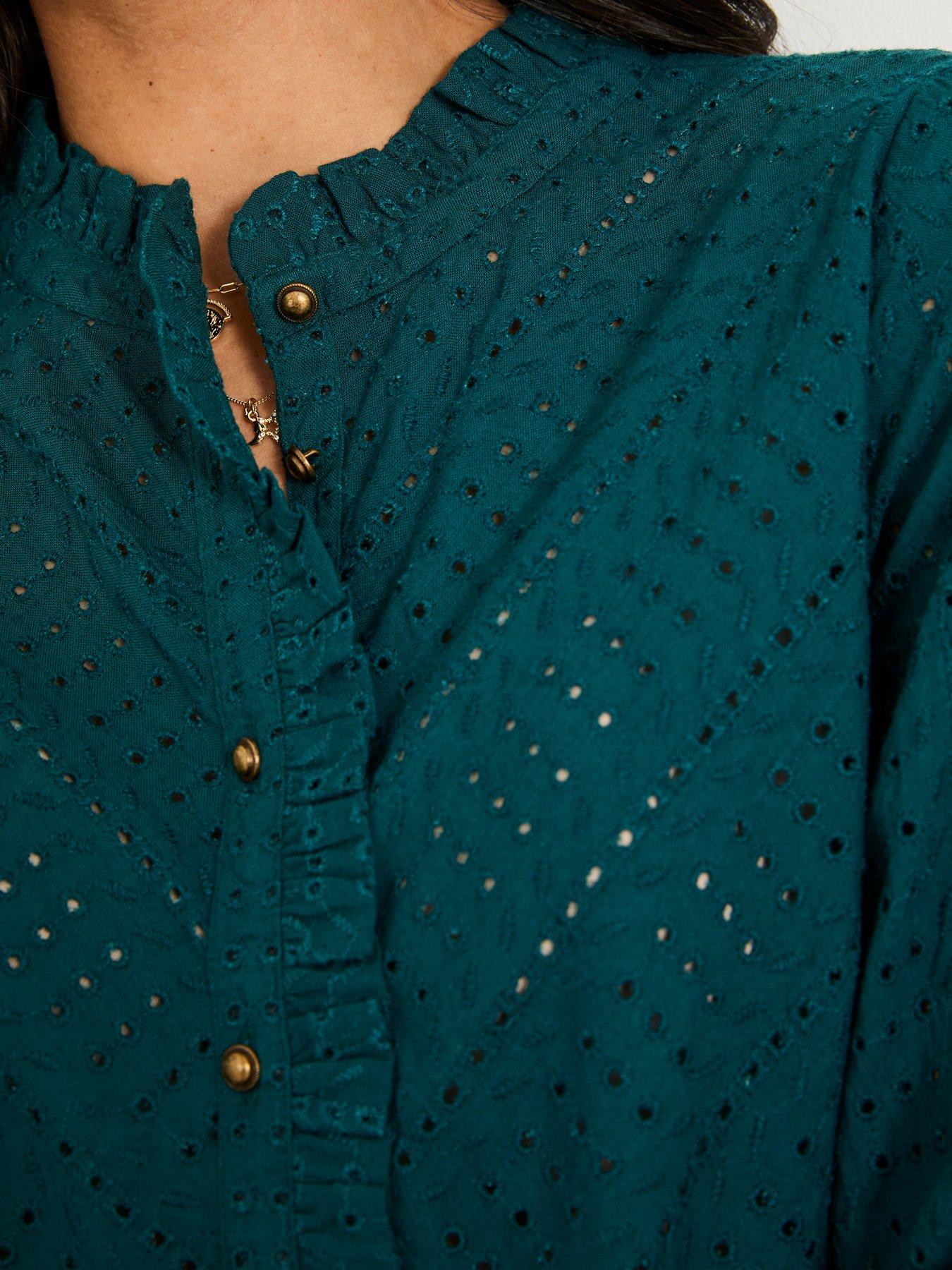 fatface-ina-broderie-blouse-dark-tealoutfit