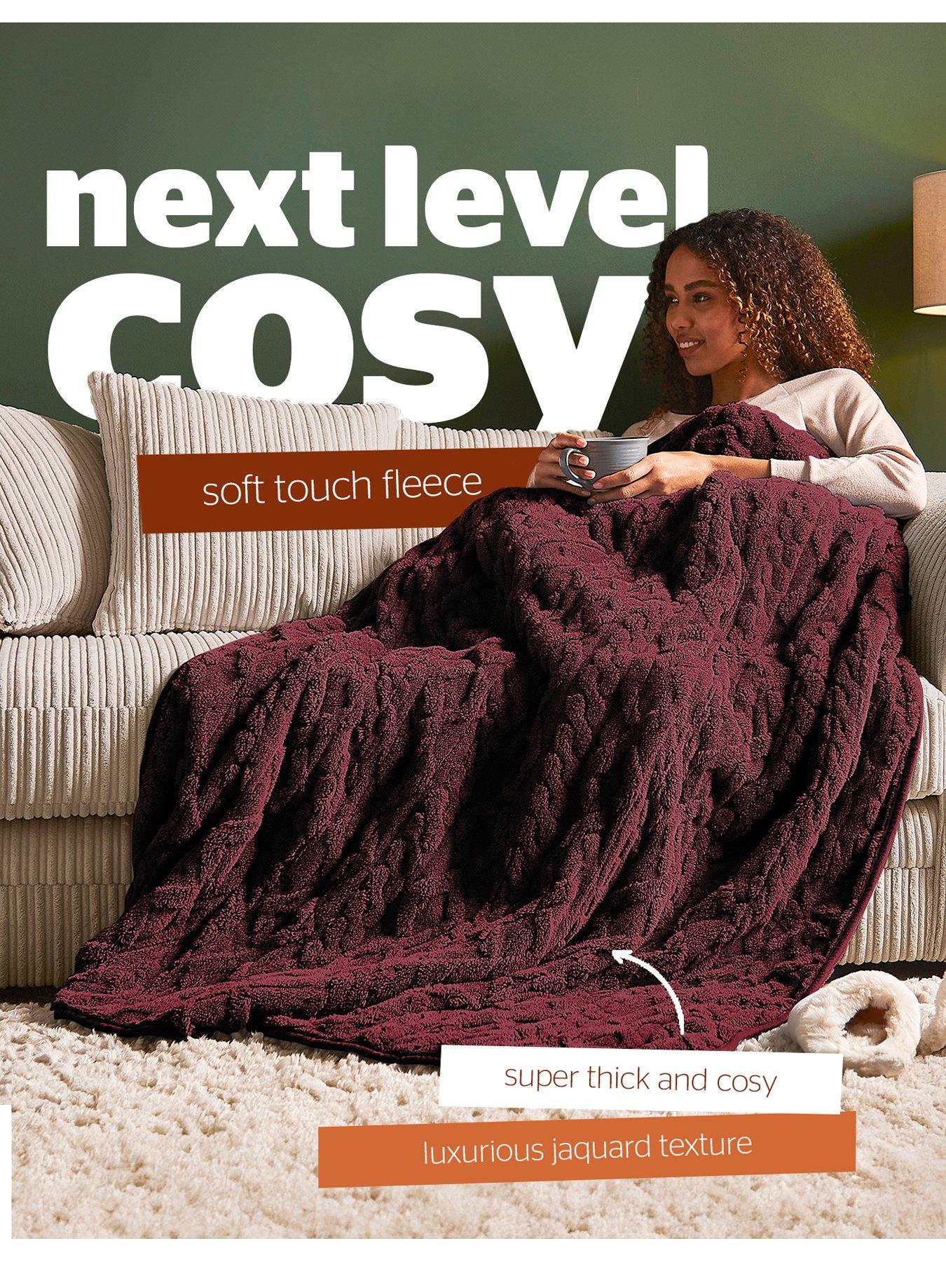 silentnight-silentnight-luxury-super-cosy-heated-throw-berryback