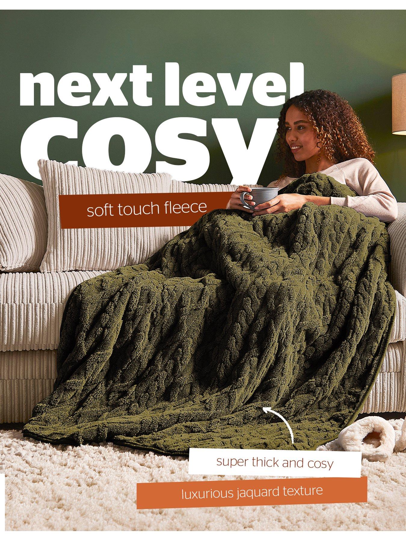 silentnight-luxury-super-cosy-heated-throw-forest-greenoliveback