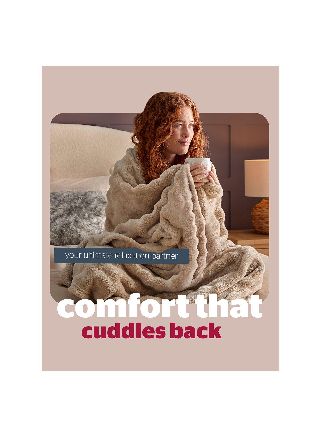 Image 2 of 7 of Silentnight Silentnight Bubble Fleece Giant Blanket - Natural