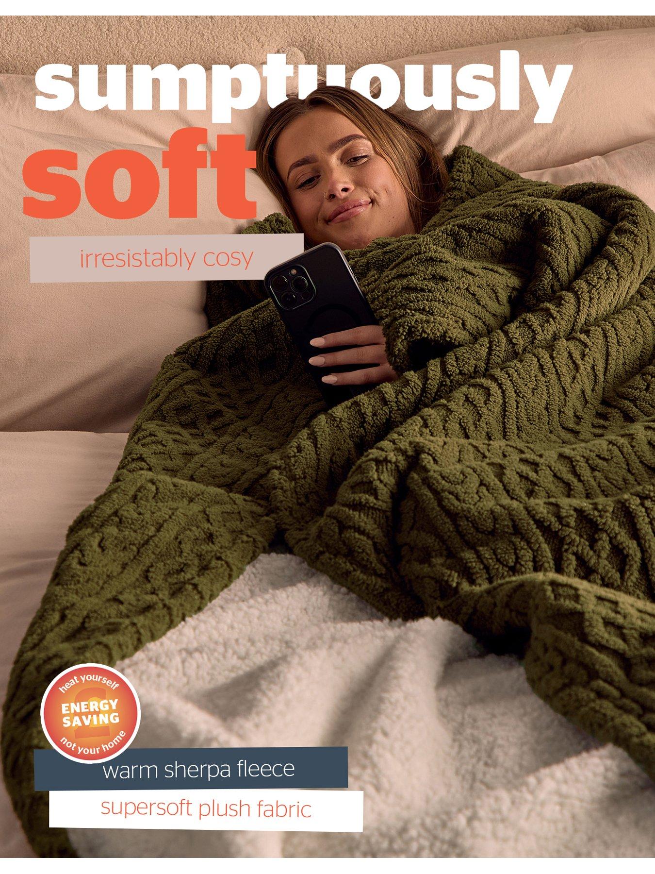 silentnight-silentnight-heat-genie-cable-knit-giant-blanket-oliveoutfit