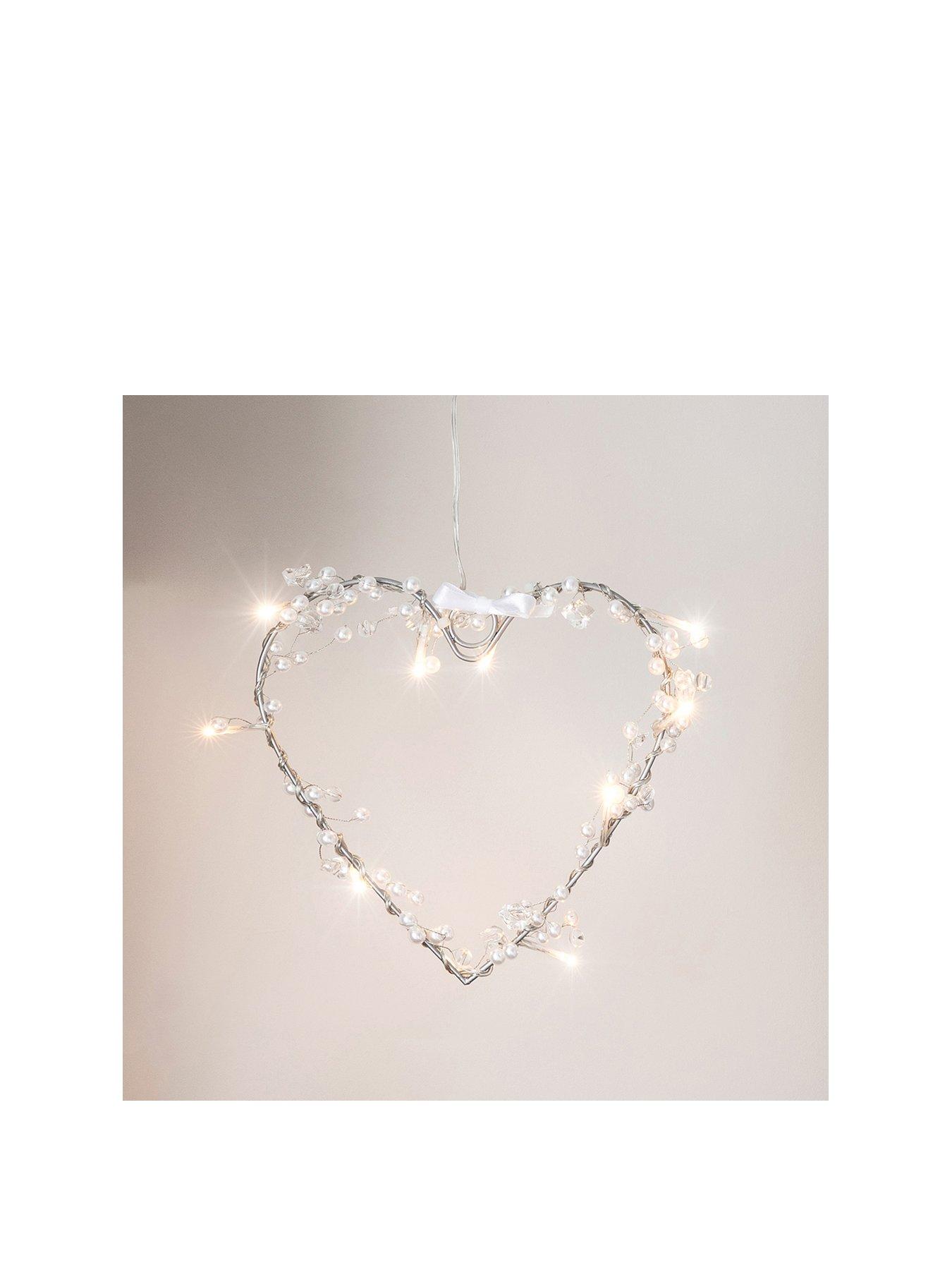 lights4fun-heart-battery-fairy-light-wreathstillFront
