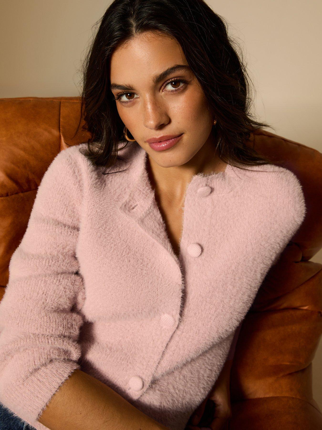 new-look-pink-fluffy-texture-crew-neck-cardiganoutfit