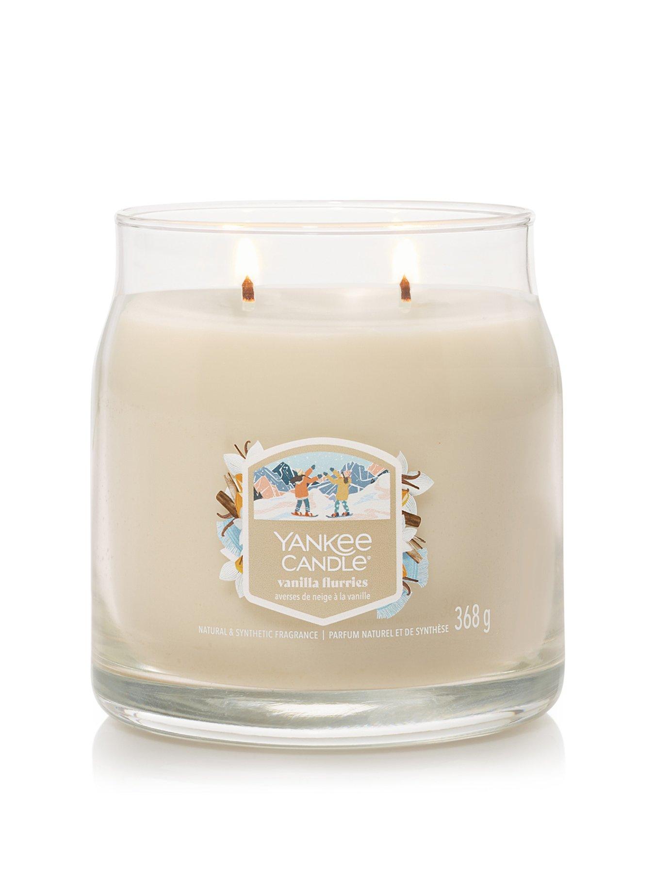 yankee-candle-signature-medium-jar-vanilla-flurriesstillFront