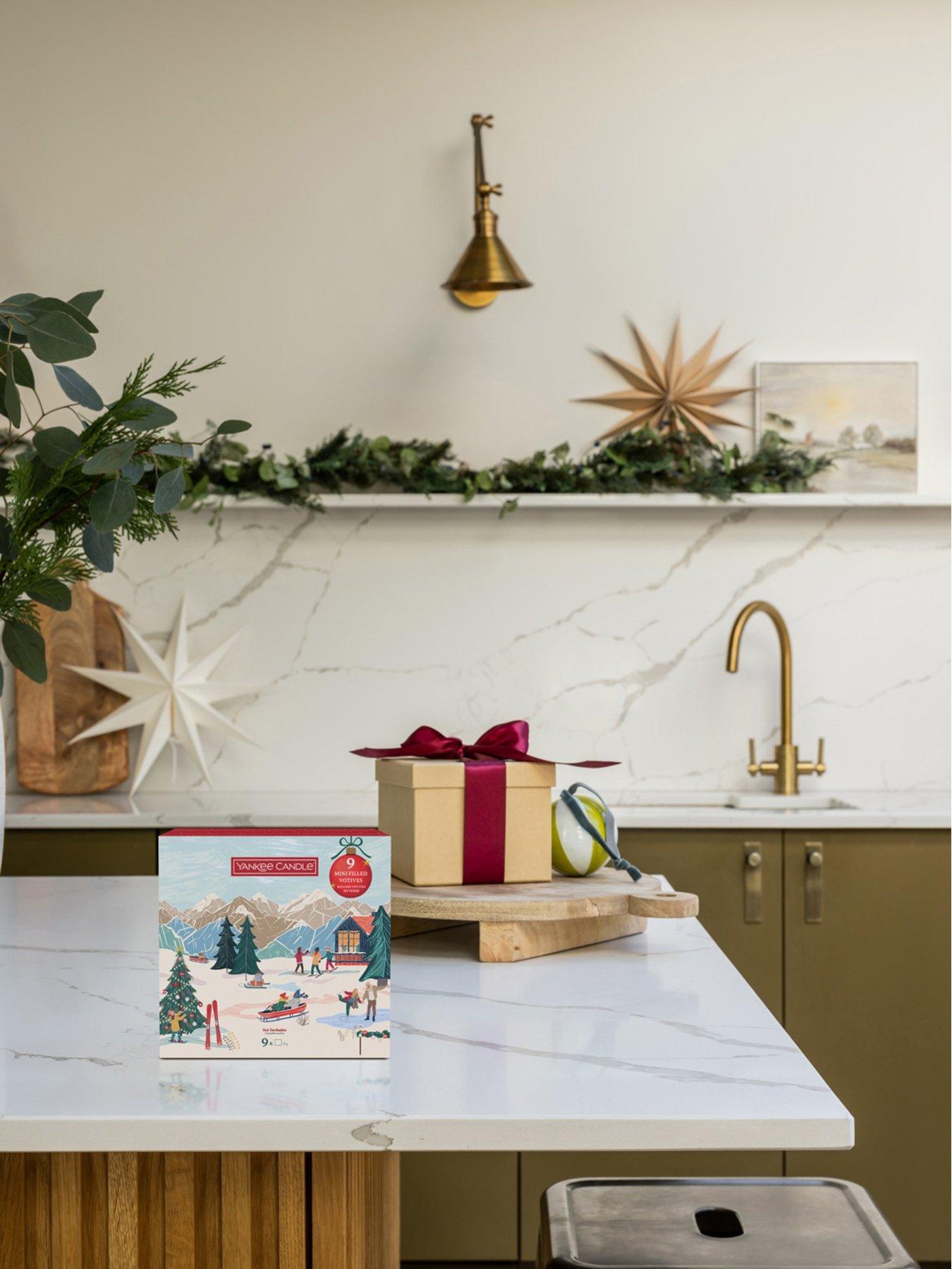 Yankee Candle 9 Mini Filled Votive Book Gift Set