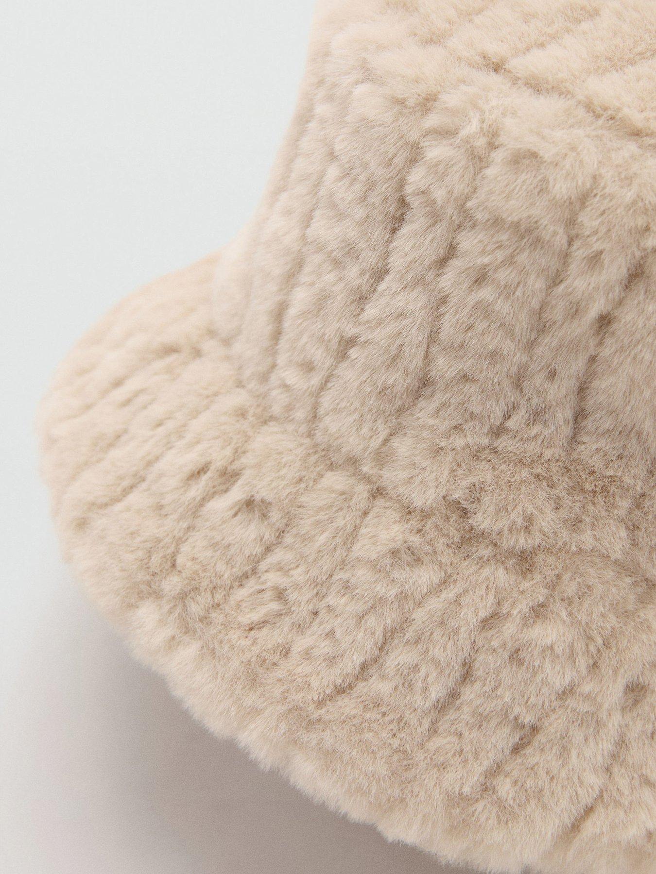 mango-faux-fur-bucket-hat-creamback