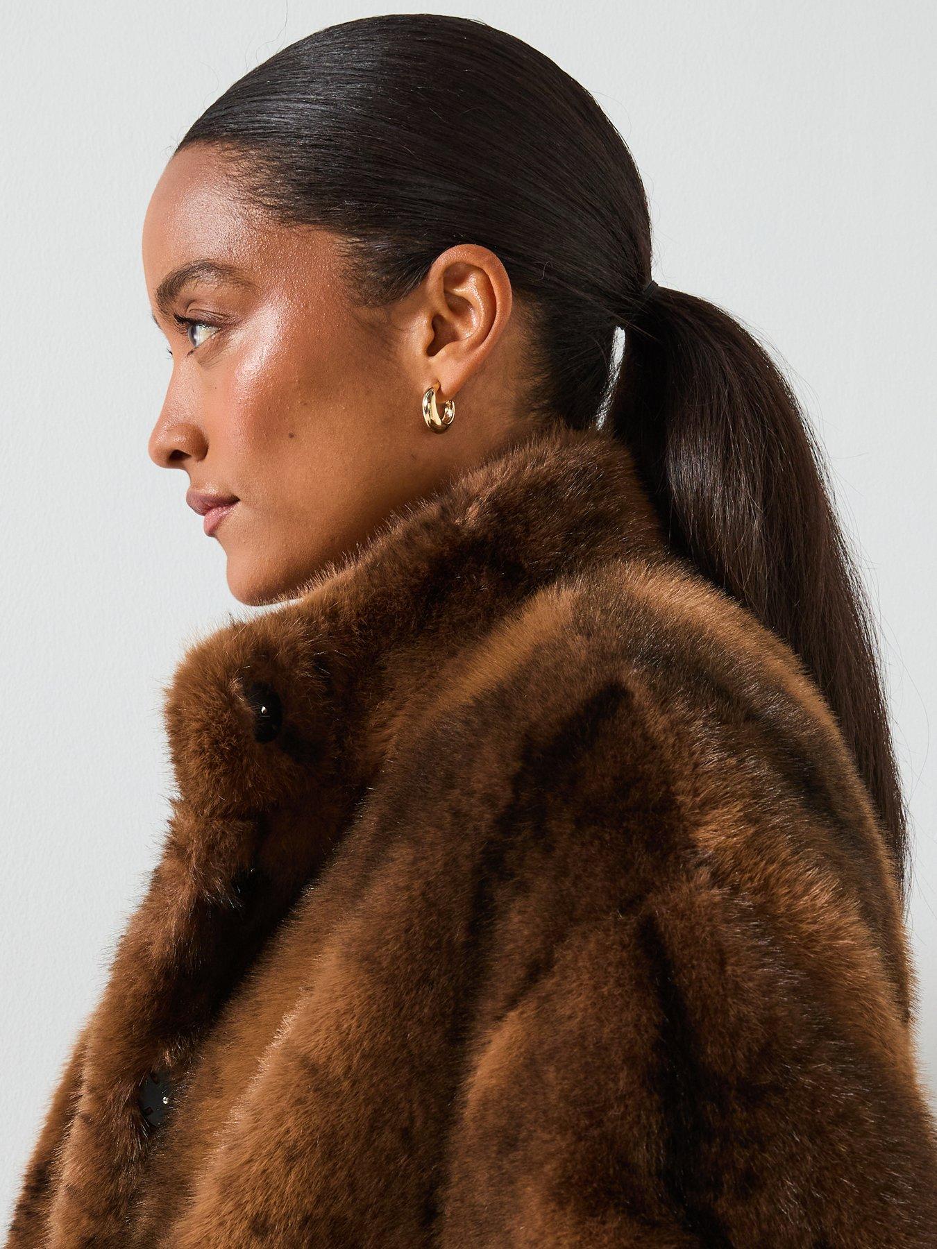 mango-faux-fur-jacket-with-pocketsdetail