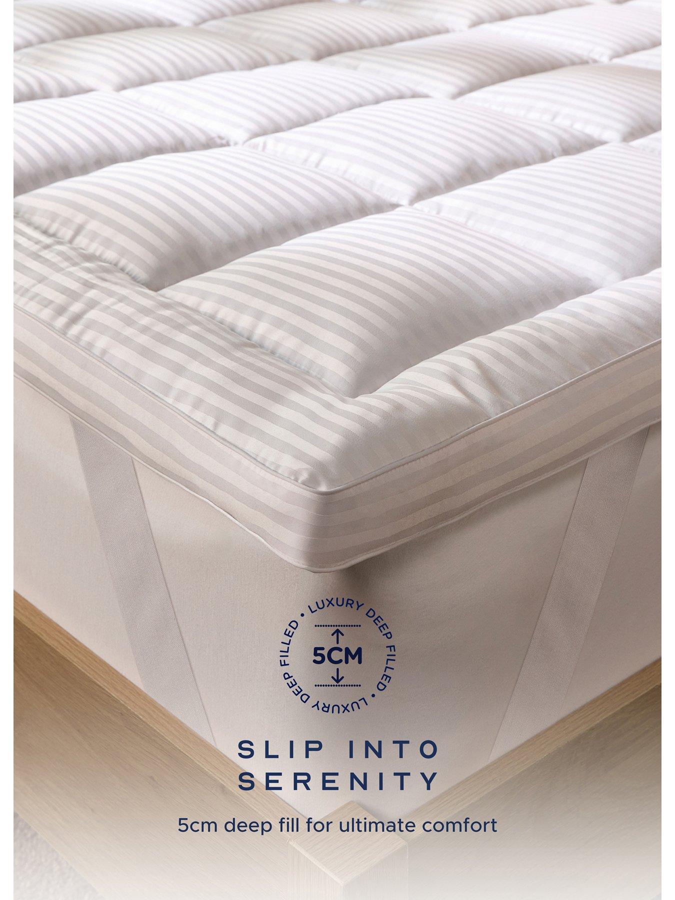 snuggledown-of-norway-luxury-deep-fill-mattress-topper-5cmoutfit