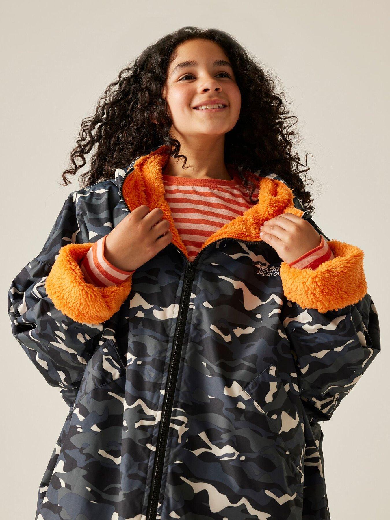 Image 4 of 7 of Regatta Junior Waterproof Changing Robe - Black