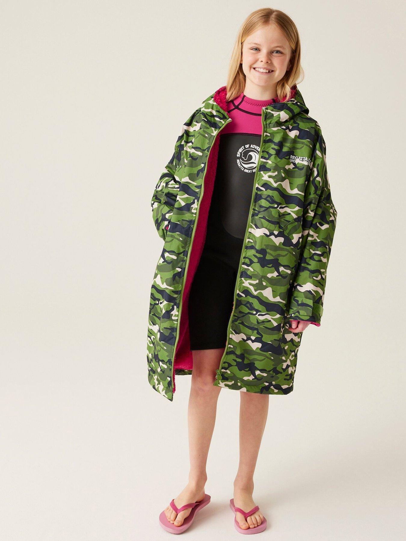 Image 3 of 7 of Regatta Junior Waterproof Changing Robe - Green