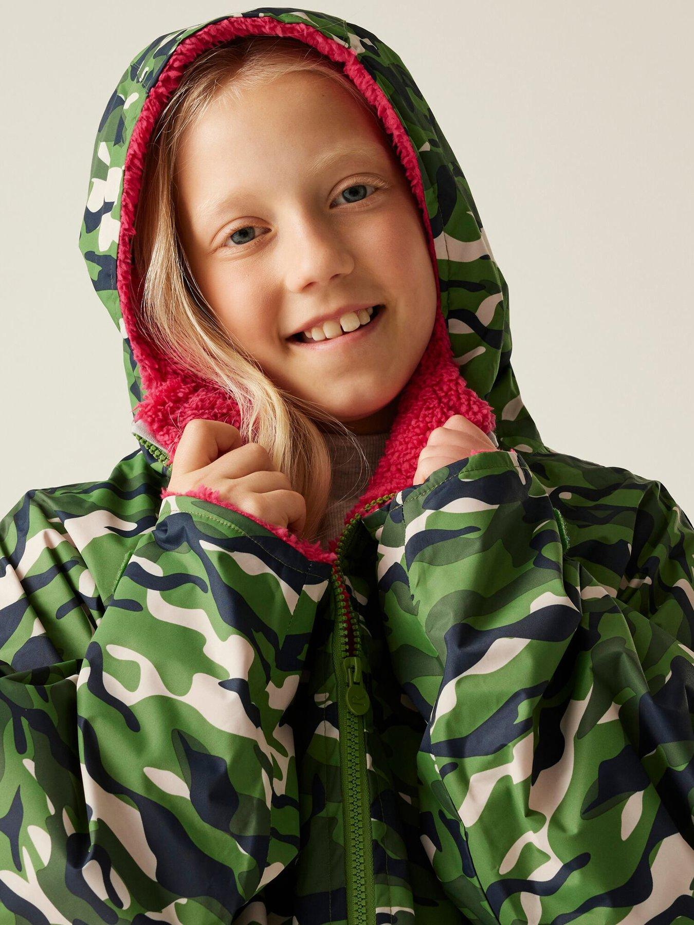 Image 6 of 7 of Regatta Junior Waterproof Changing Robe - Green
