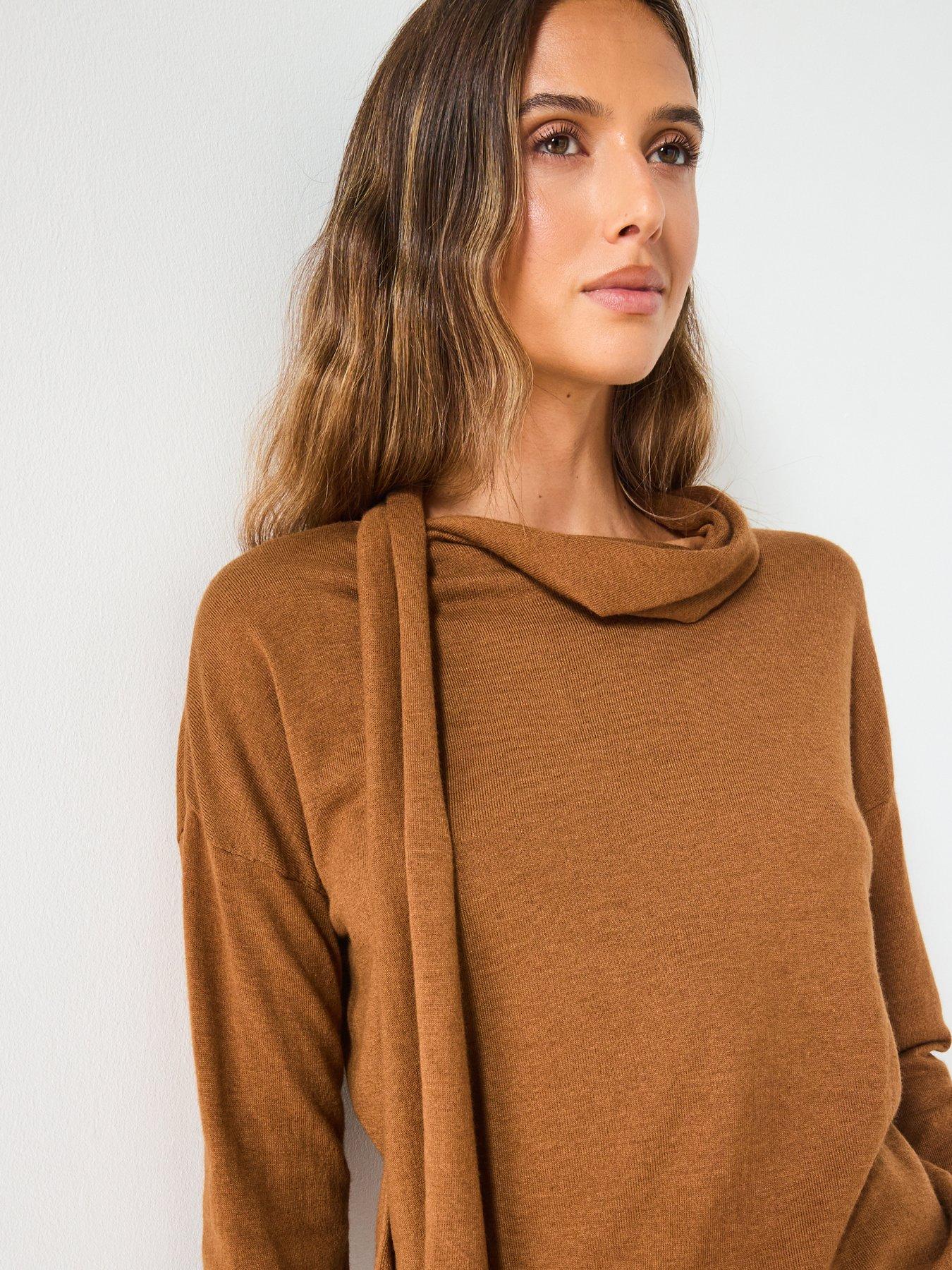 mango-fine-knit-sweater-with-scarf-beigeoutfit