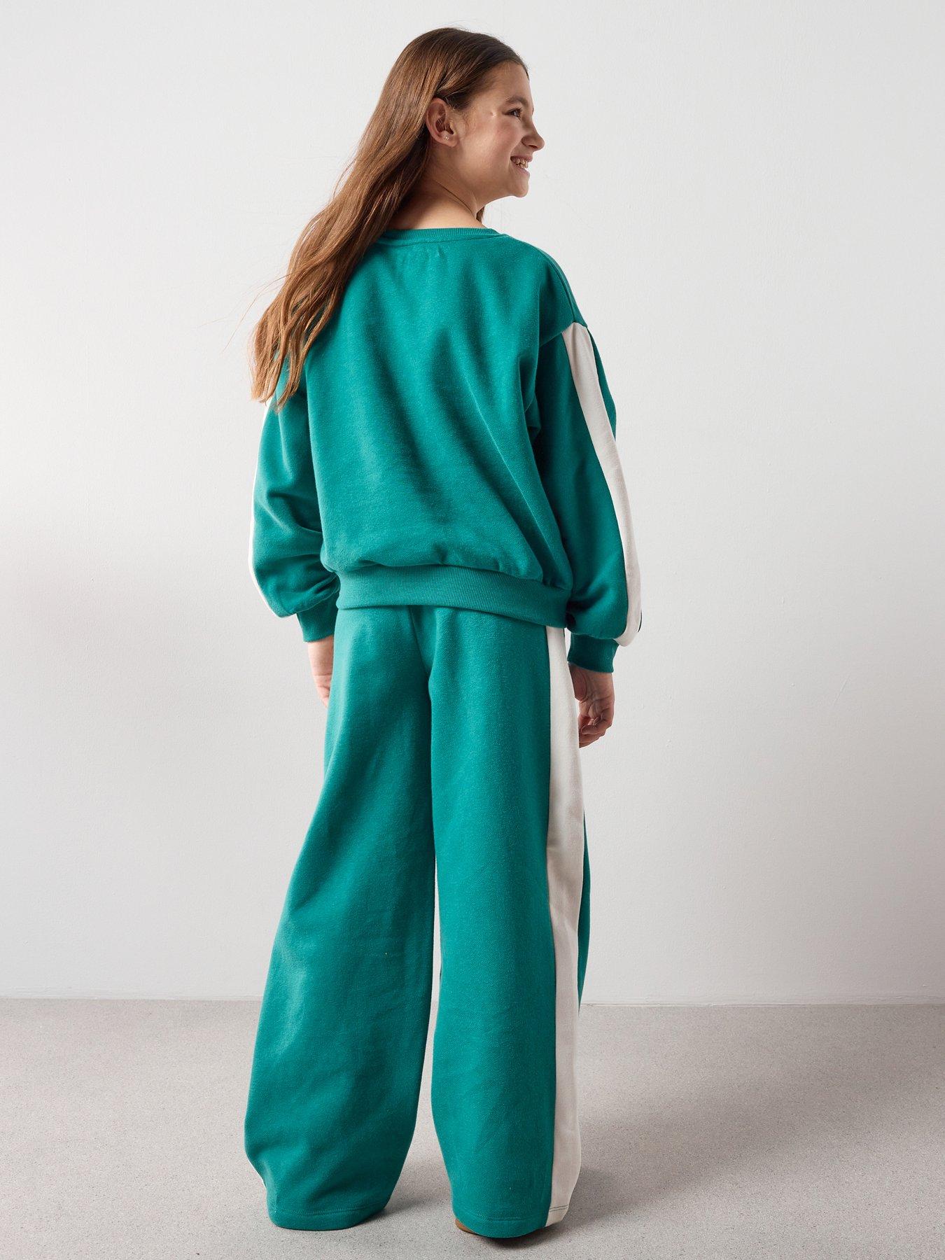 the-very-collection-girls-sweater-with-side-stripes-greenstillFront