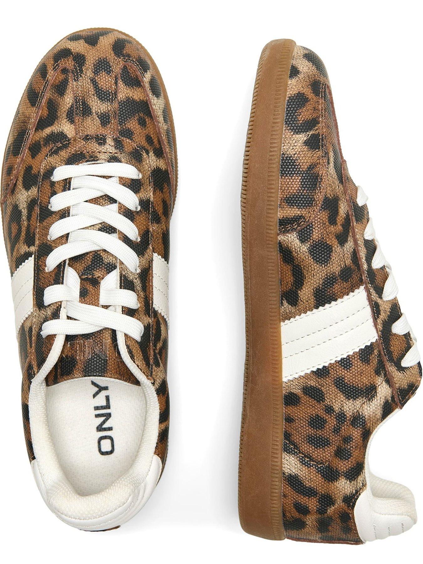 only-amber-trainers-brownoutfit