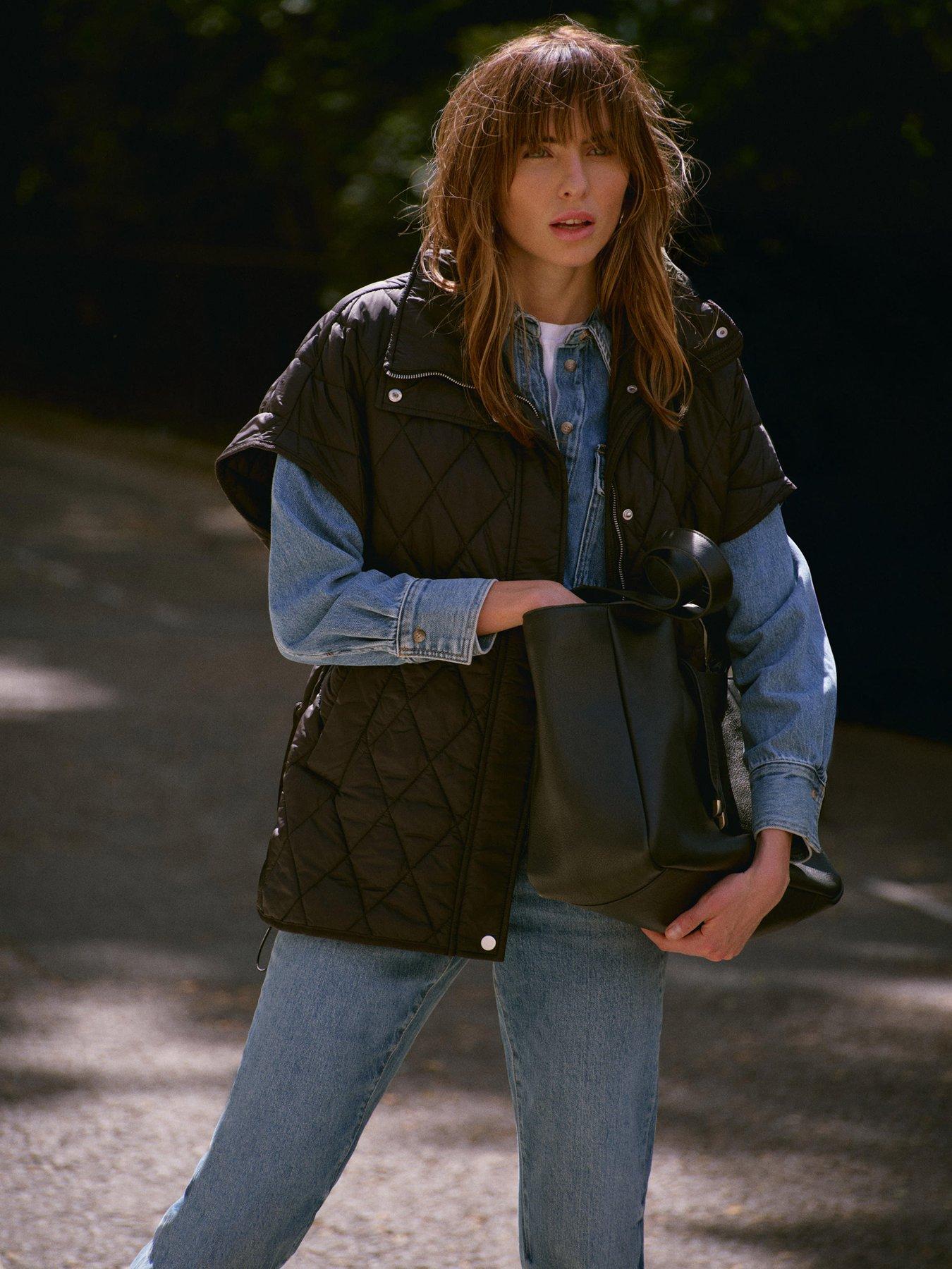 mint-velvet-quilted-oversized-gilet-blackoutfit