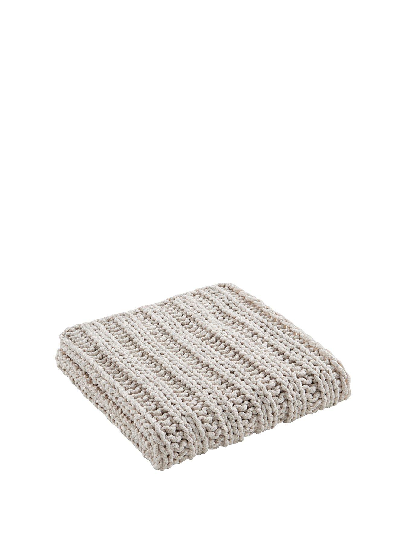 dusk-montreal-chunky-natural-knit-throwstillFront