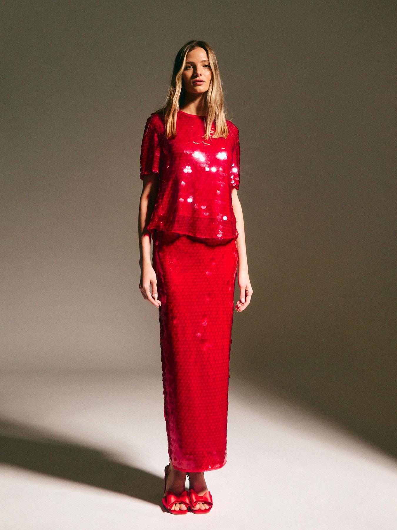 new-look-bright-red-sequinned-short-sleeve-topback