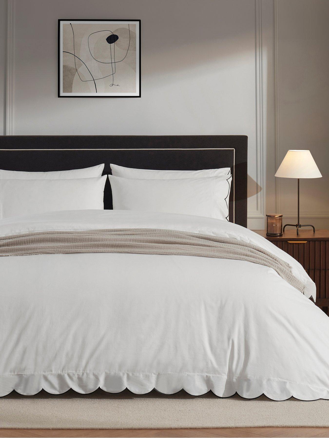 Dusk Simone Scallop Embroidered Edge Duvet Cover - Off White/Black