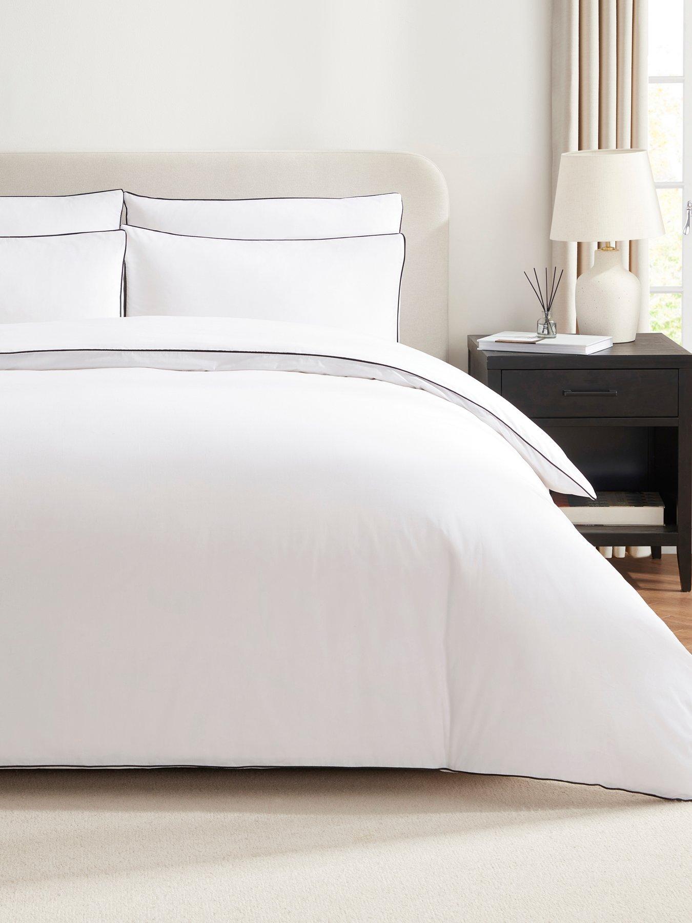 dusk-cambridge-piped-edge-duvet-cover-whiteblack