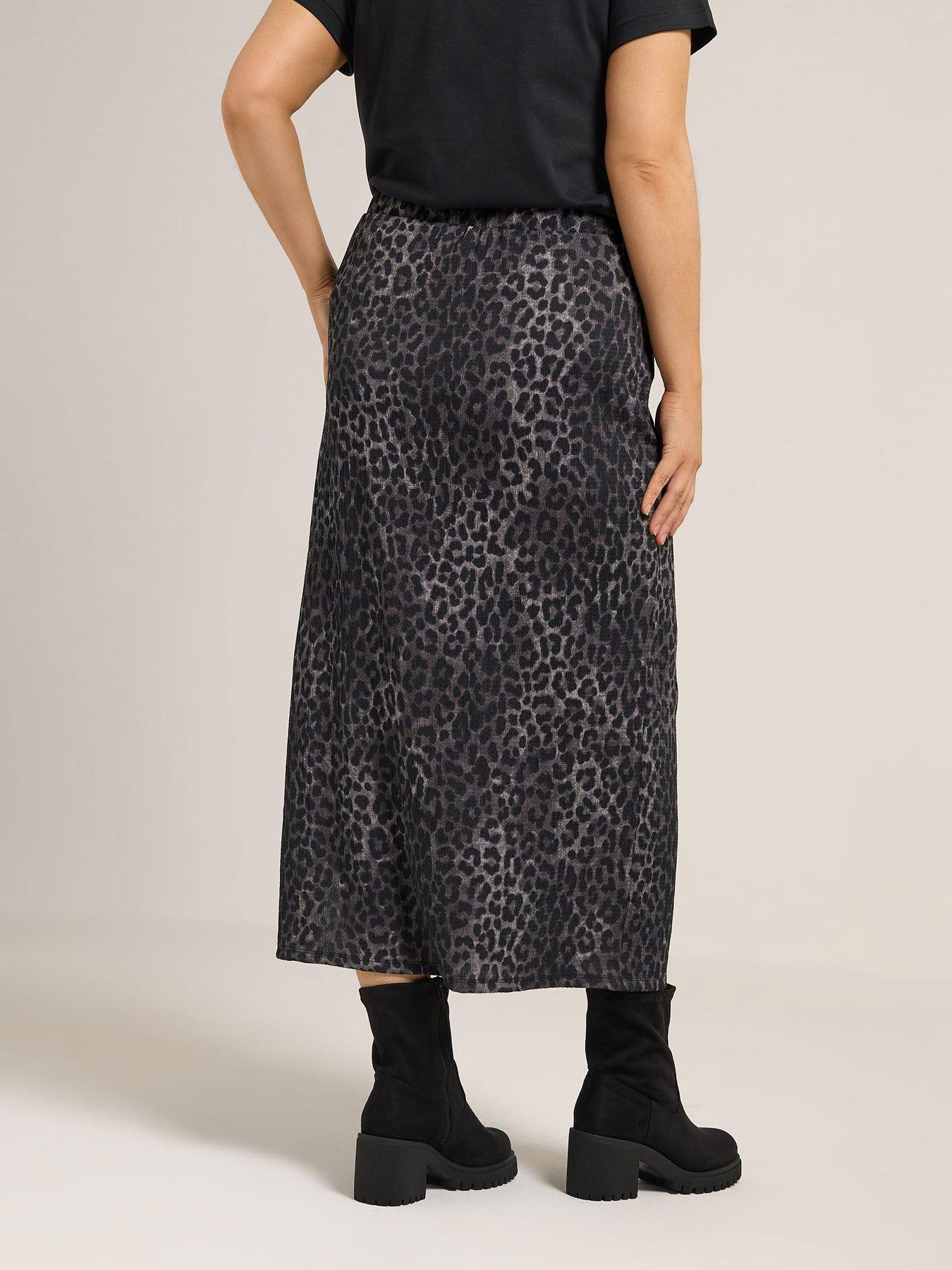 yours-curve-textured-tube-skirt-greystillFront