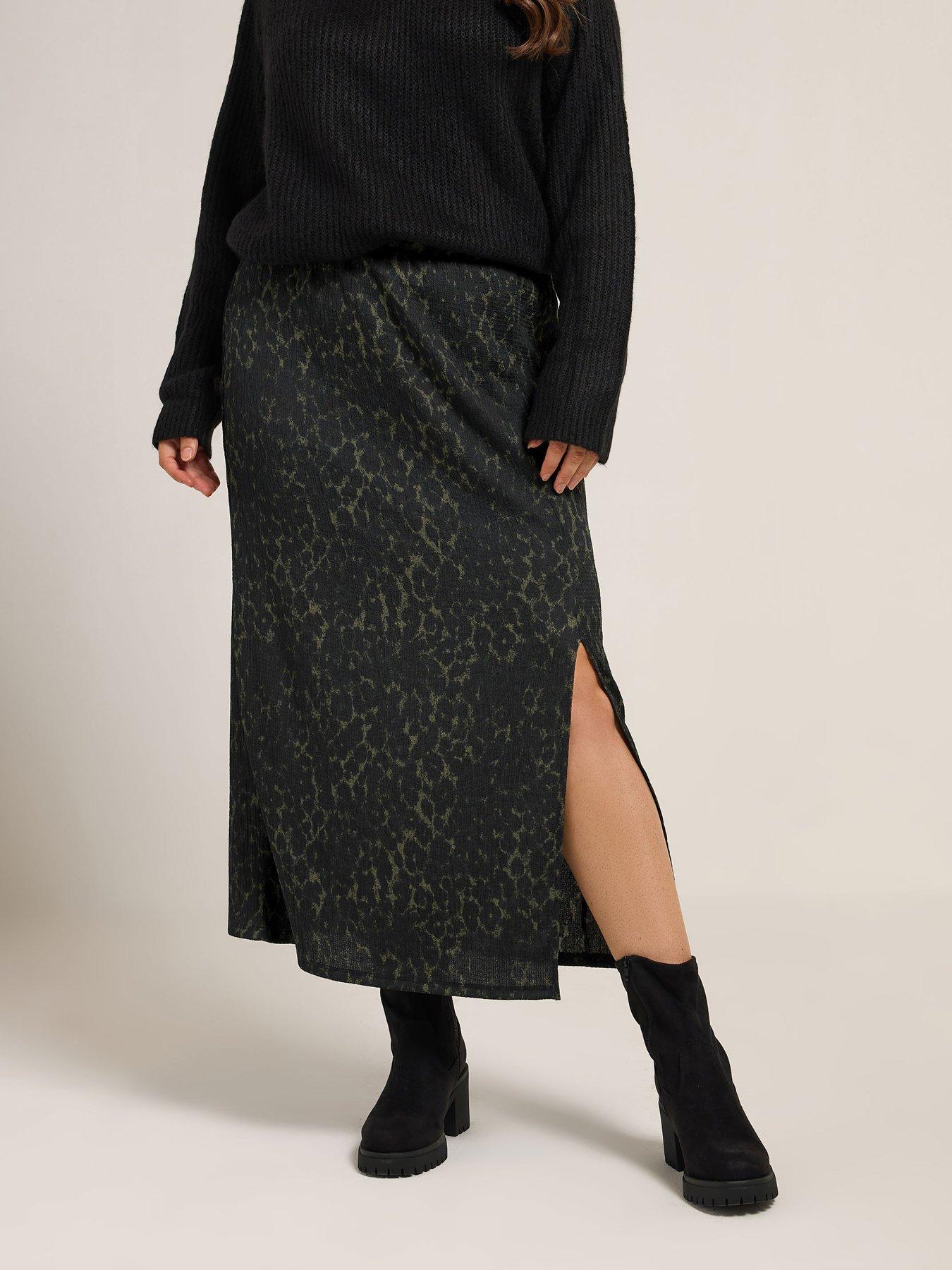 Image 1 of 4 of Yours Curve Textured Tube Skirt - Green