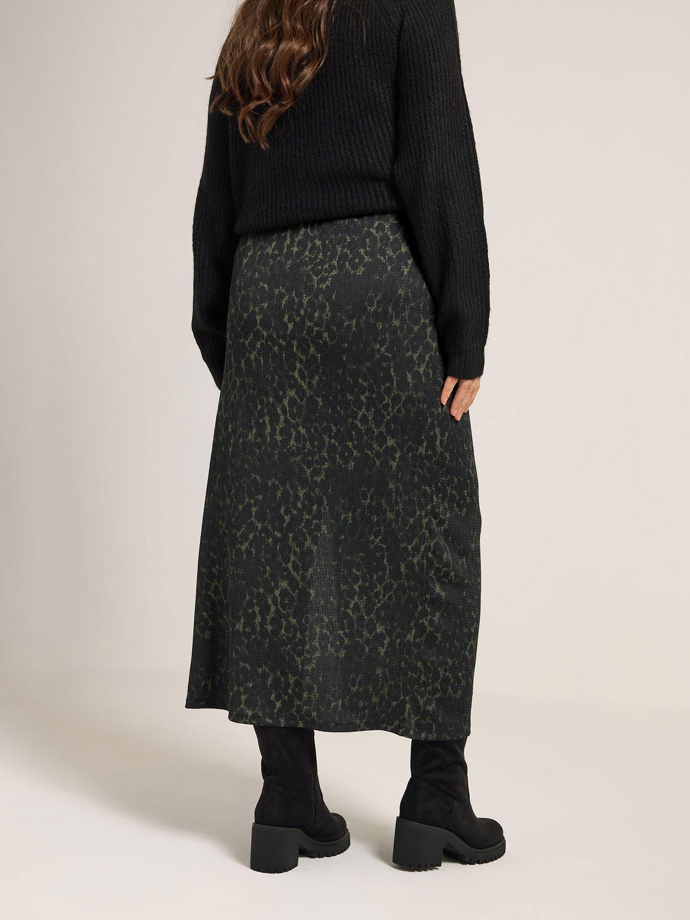 Image 2 of 4 of Yours Curve Textured Tube Skirt - Green