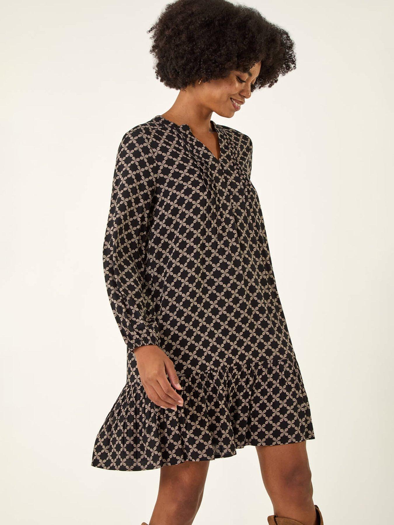 Image 4 of 5 of Roman Geo Print Pintuck Smock Dress - Black