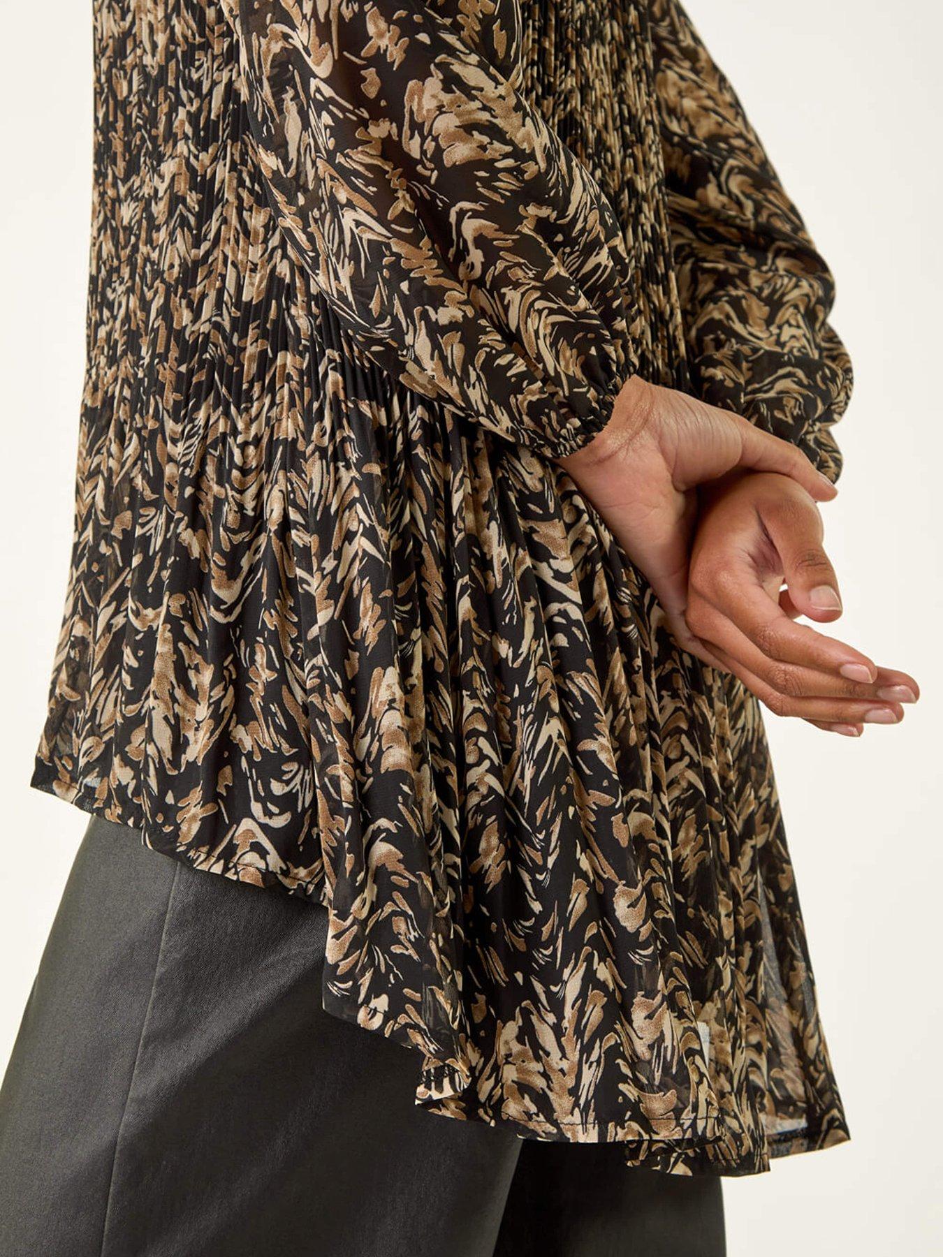 roman-abstract-print-pleated-top-blackdetail