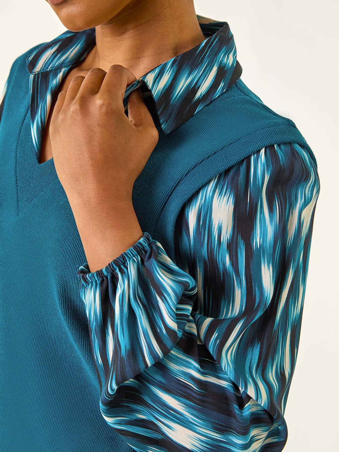 Image 5 of 5 of Roman Petite Constrast V-neck Top - Blue