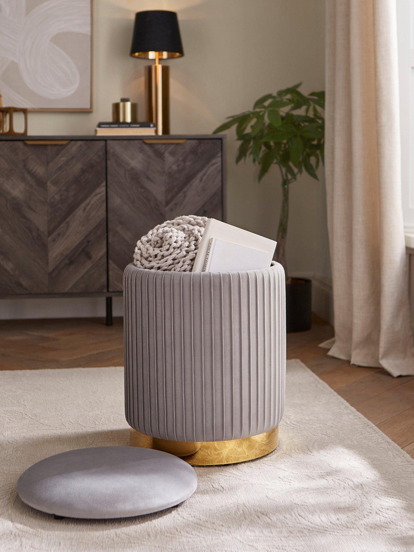 gfw-esme-pleated-storage-stooloutfit