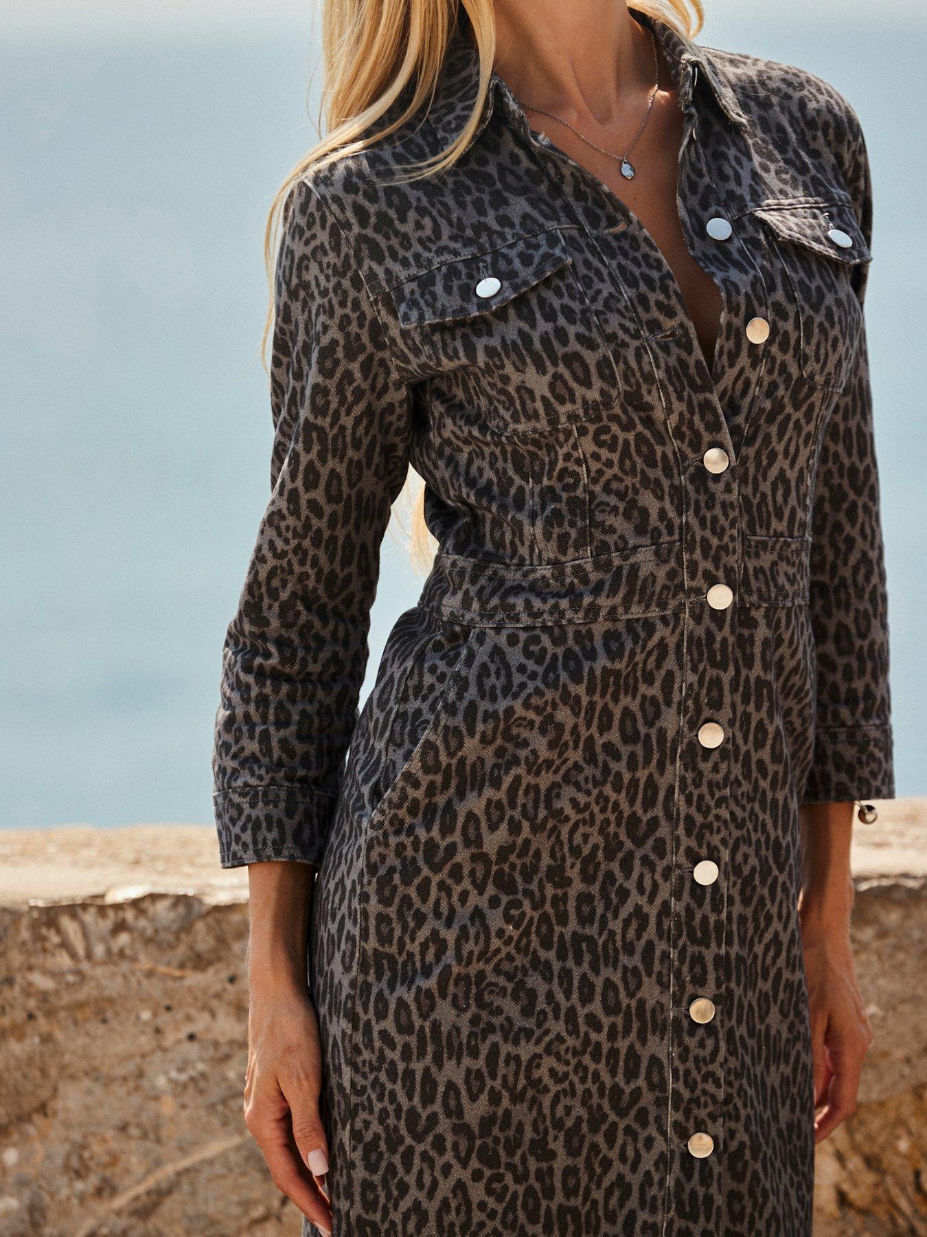 sosandar-leopard-print-denim-shirt-dress-with-pockets-greyoutfit