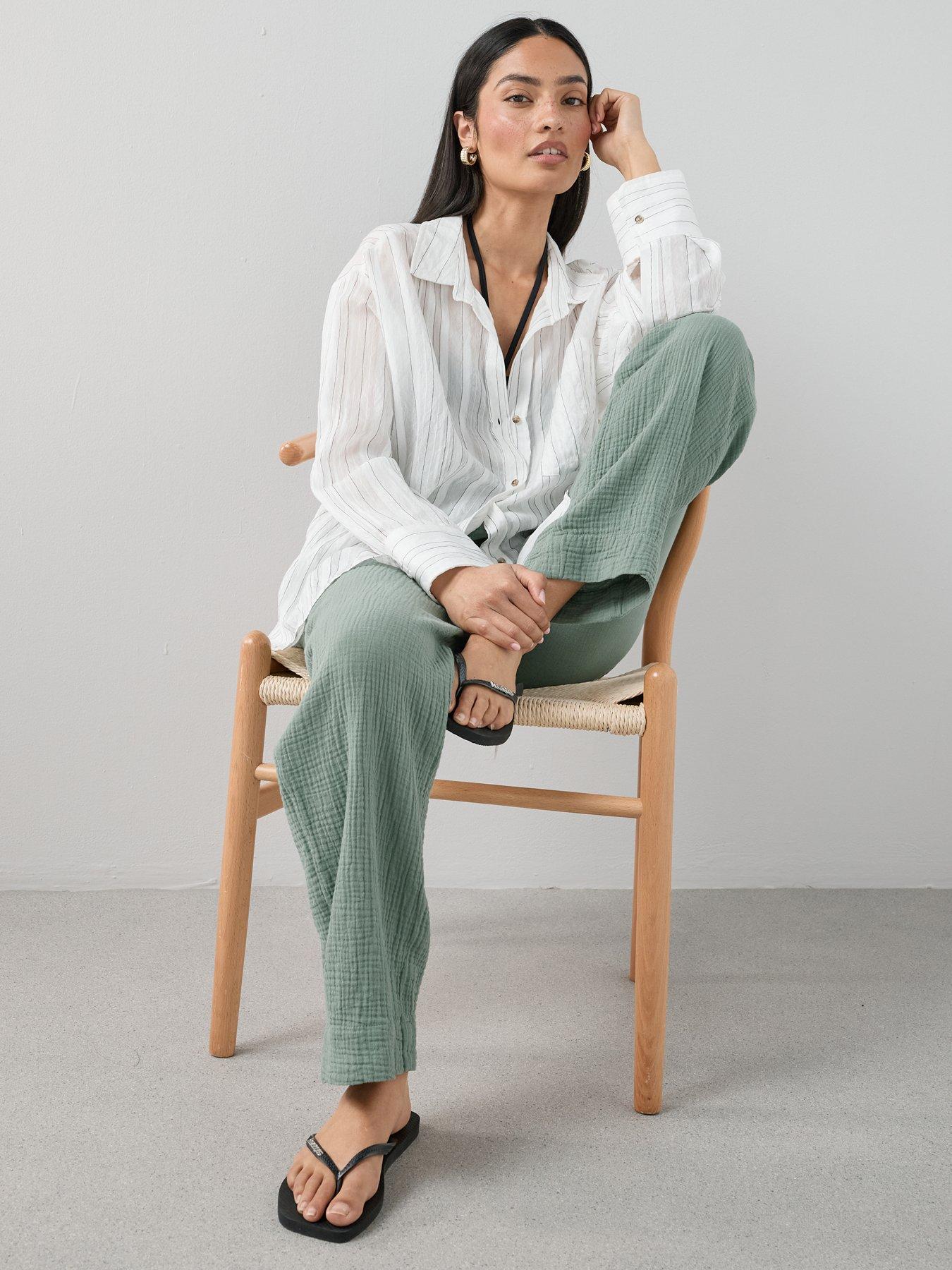 Image 5 of 7 of The Very Collection Crinkle Straight Leg Trouser - Khaki