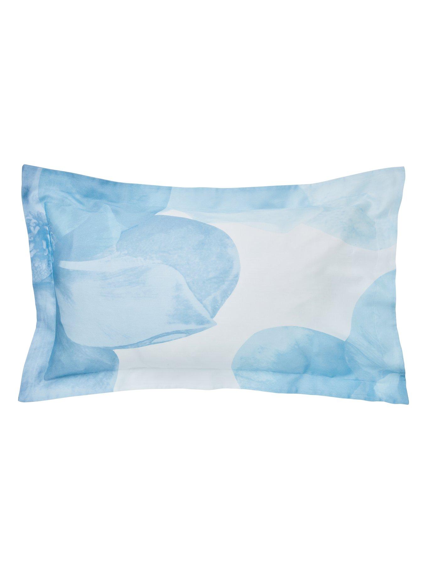 ted-baker-photo-magnolia-duvet-cover-set-blueoutfit