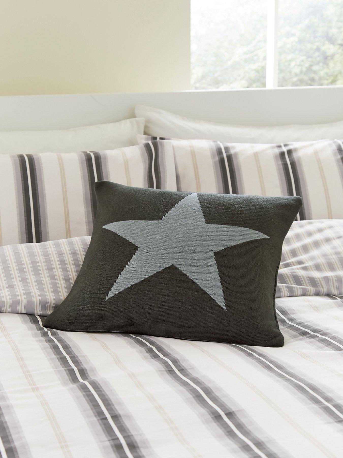helena-springfield-star-cushion-cushion-45x45-cm