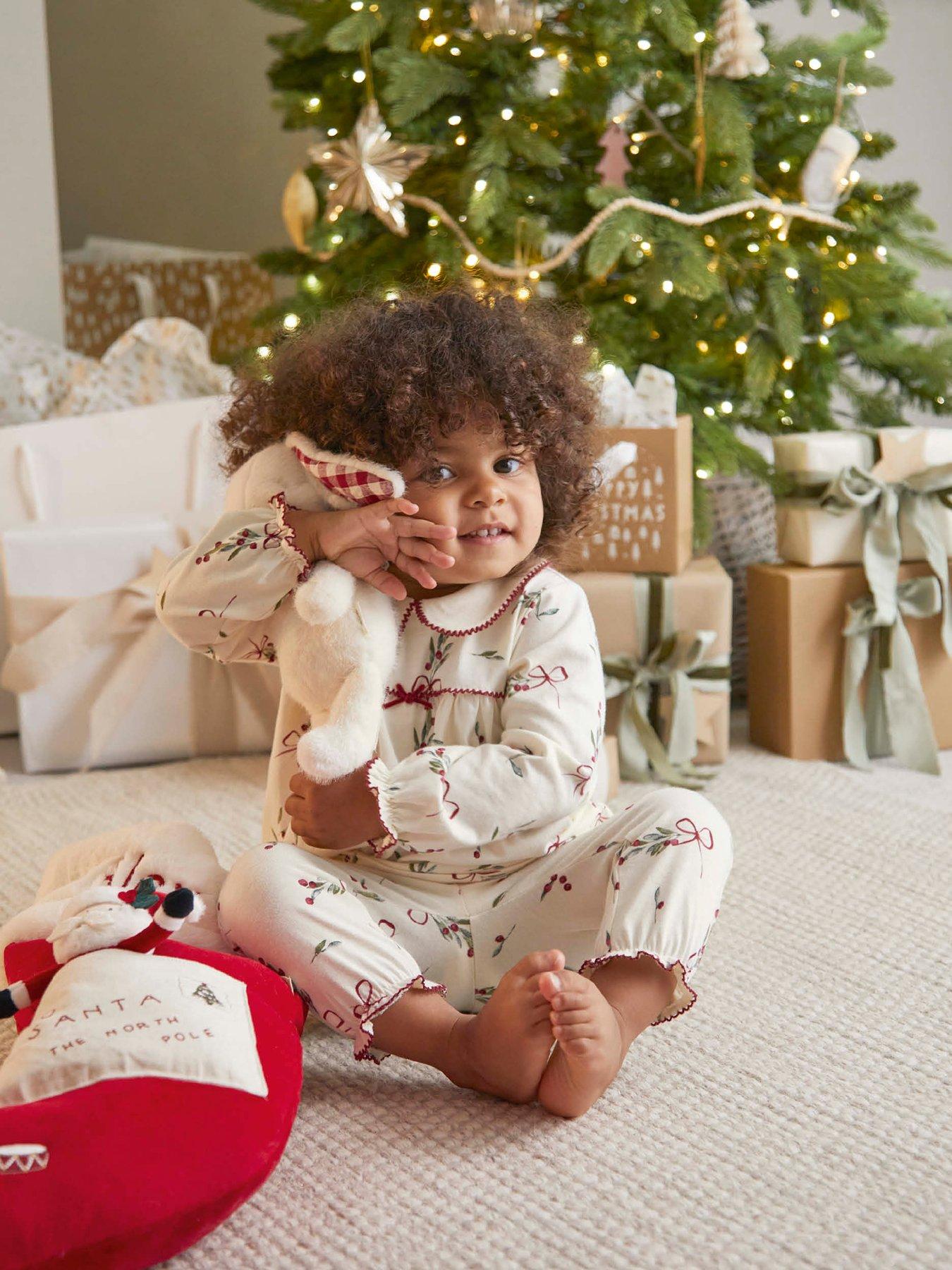 mamas-papas-large-stocking-santa-2025front