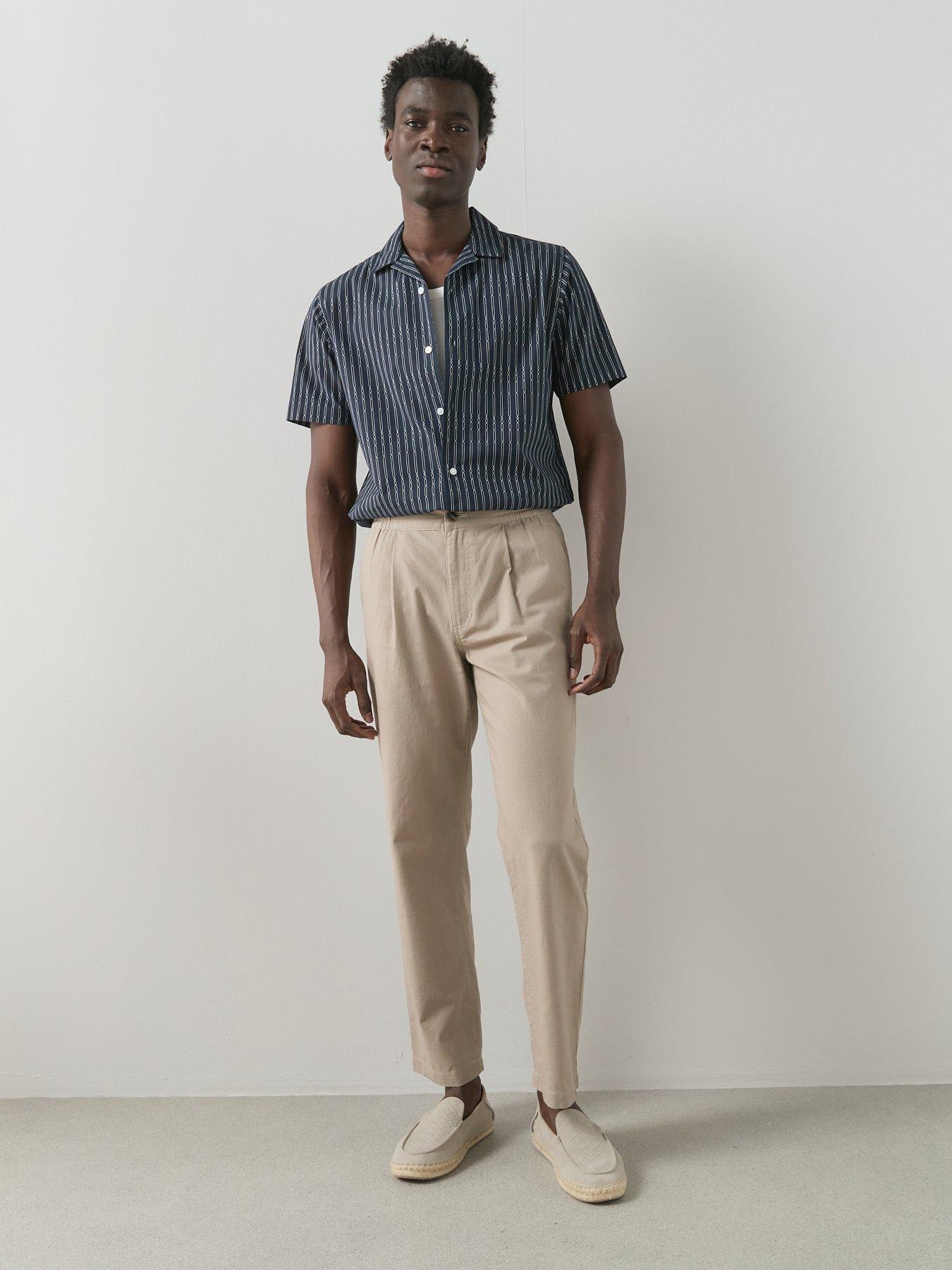 Image 3 of 7 of The Very Collection Printed Short Sleeve Shirt With Stretch - Navy