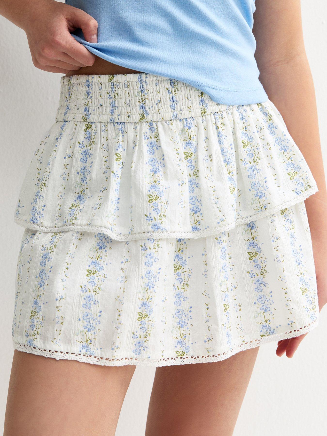 Image 1 of 5 of New Look 915 Girls Floral Rara Skort - White