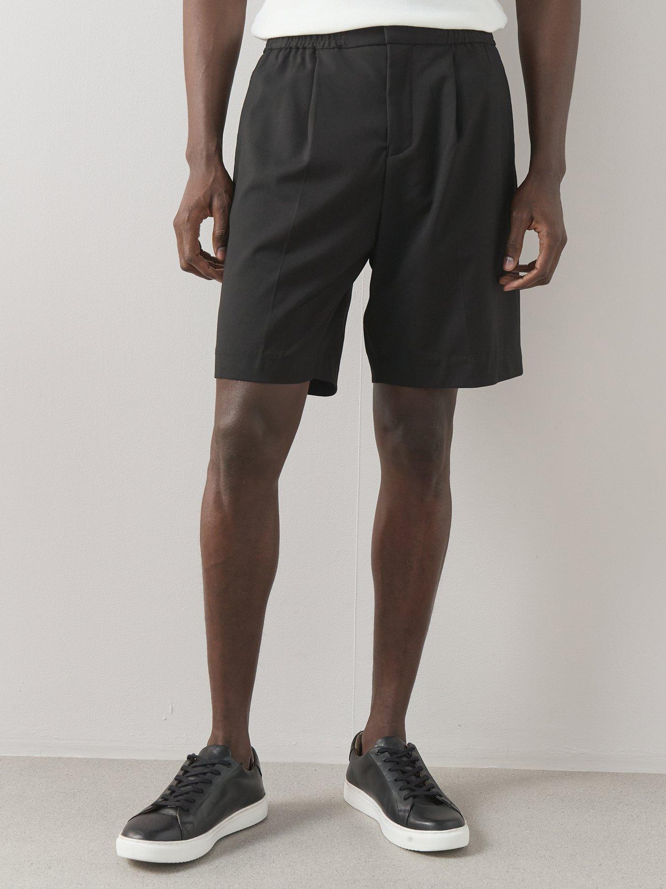 the-very-collection-pleated-shorts-blackoutfit
